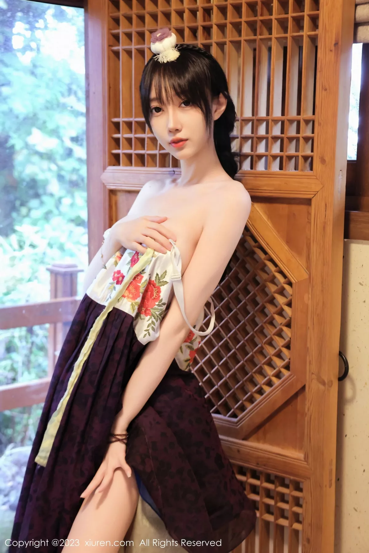 秀人集.com_[XiuRen秀人网]No.7677_模特玥儿玥er济州岛旅拍大长今服饰半脱秀完美身姿迷人诱惑写真66P