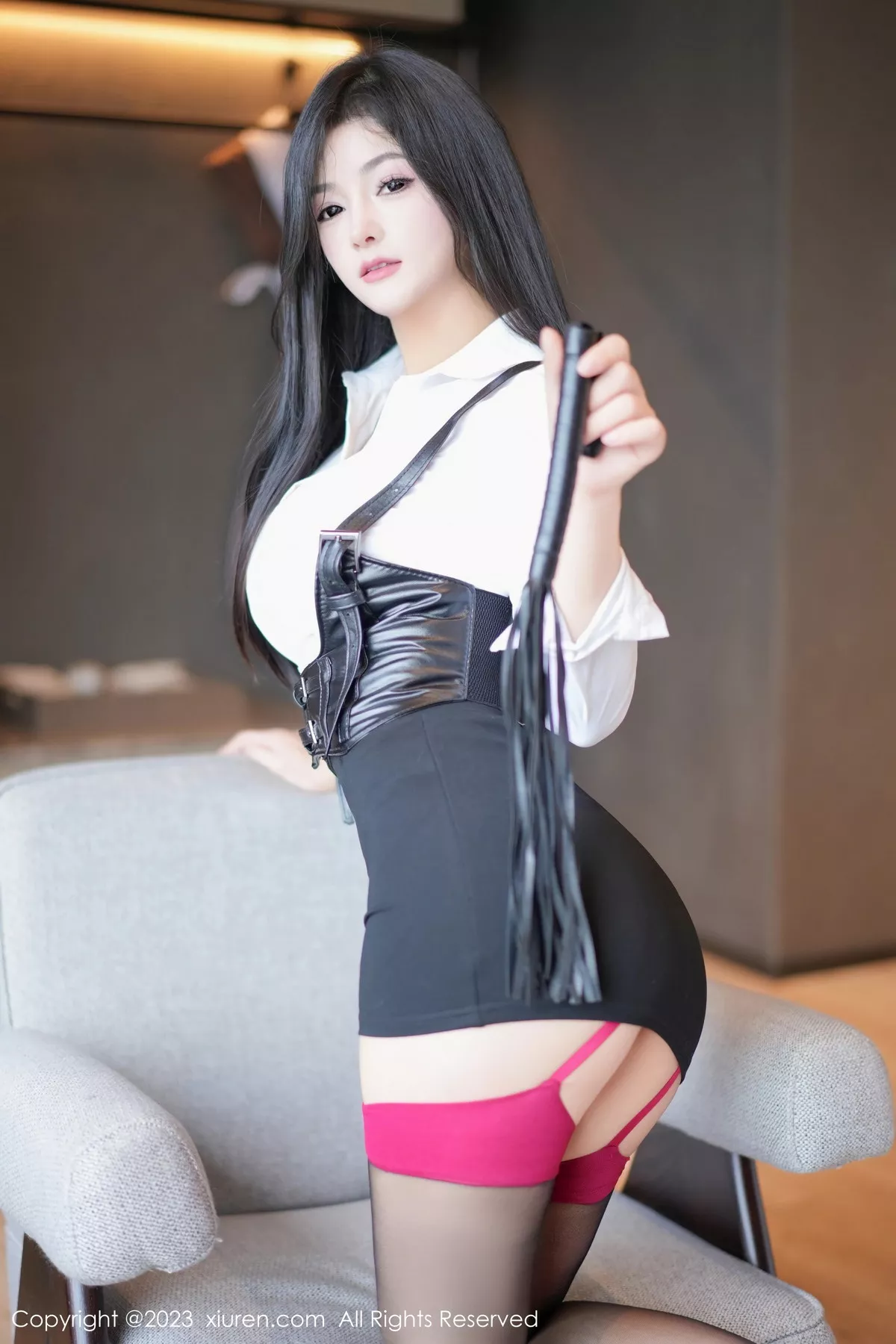 秀人集.com_[XiuRen秀人网]No.7678_模特谭小灵性感白T配黑短裙露黑丝吊袜秀惹火身材完美诱惑写真99P