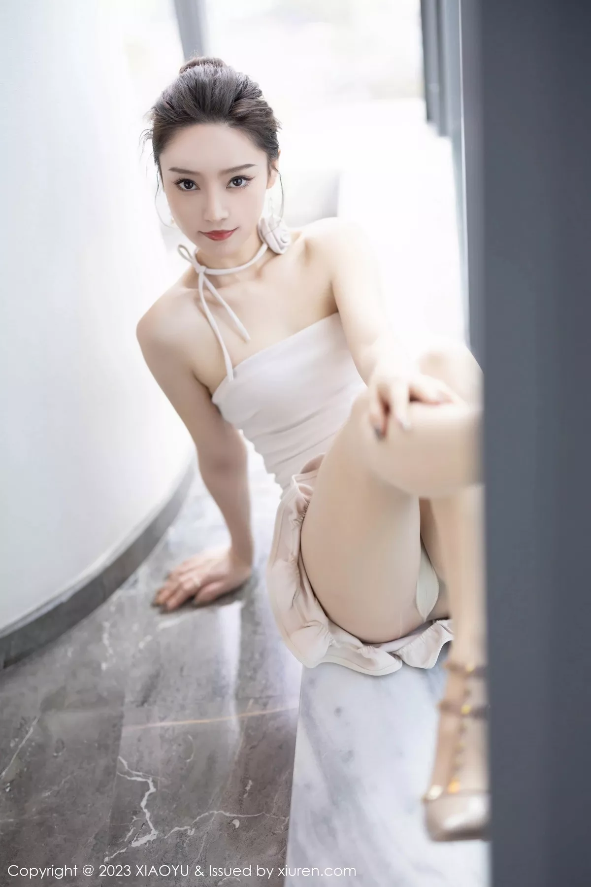秀人集.com_[XiaoYu画语界]Vol.1132_模特苏曼兮性感白色露肩裙配超薄无内肉丝秀丰腴美臀诱惑写真81P