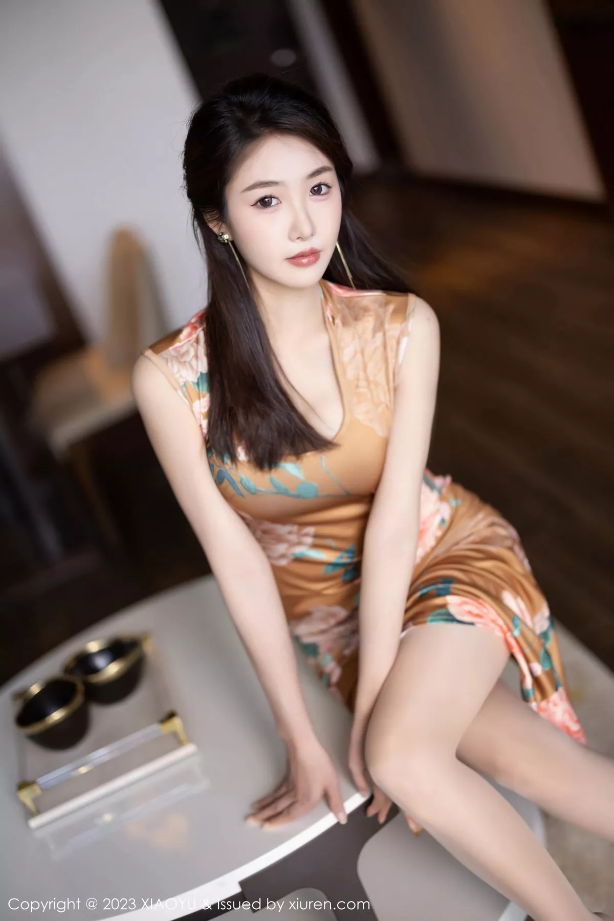 秀人集.com_[XiaoYu画语界]Vol.1133_模特苏苏阿私房性感暖色旗袍+粉色连体内衣秀曼妙身姿诱惑写真82P