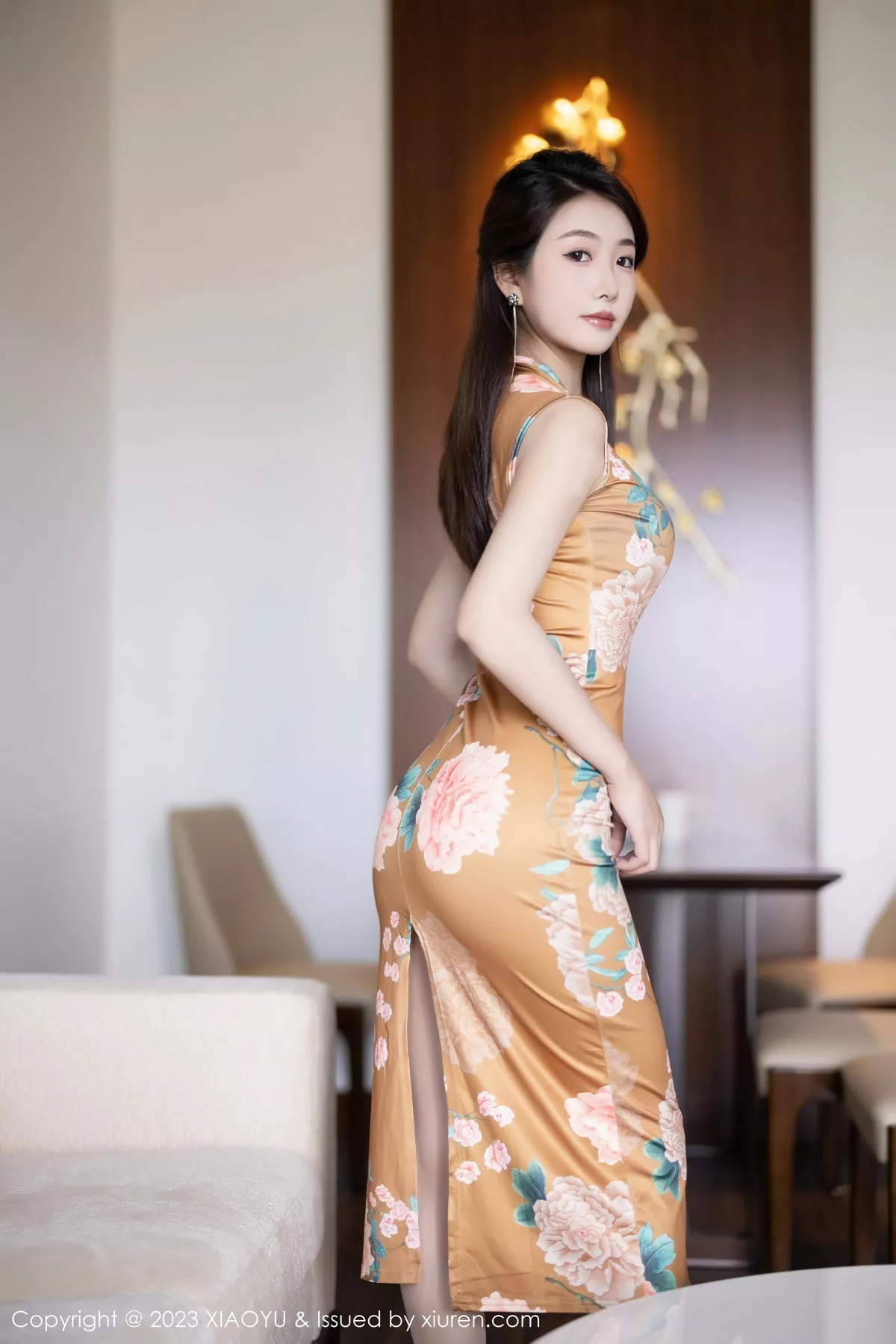 秀人集.com_[XiaoYu画语界]Vol.1133_模特苏苏阿私房性感暖色旗袍+粉色连体内衣秀曼妙身姿诱惑写真82P