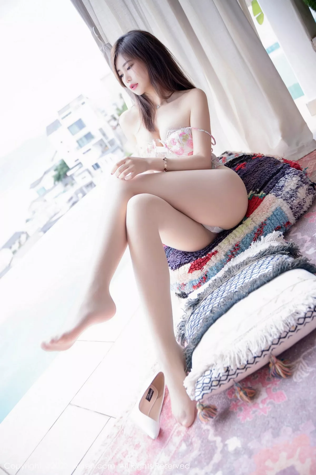 秀人集.com_[XiuRen秀人网]No.7573_女神绮里嘉ula脱性感超短牛仔裤露超薄肉丝秀曼妙身姿诱惑写真86P