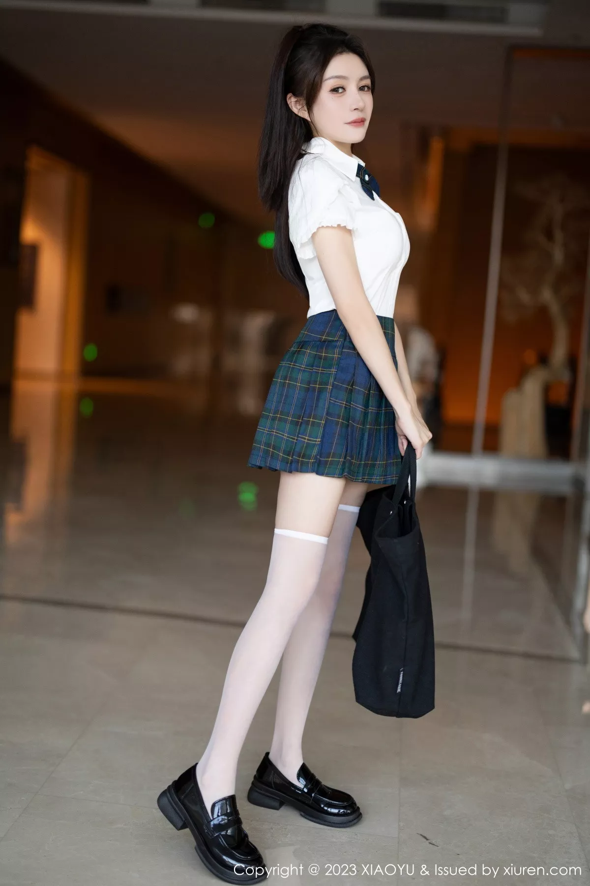 秀人集.com_[XiaoYu画语界]Vol.1153_模特唐宁宁性感白T配格子短裙露白色内衣配白丝袜惹火诱惑写真84P
