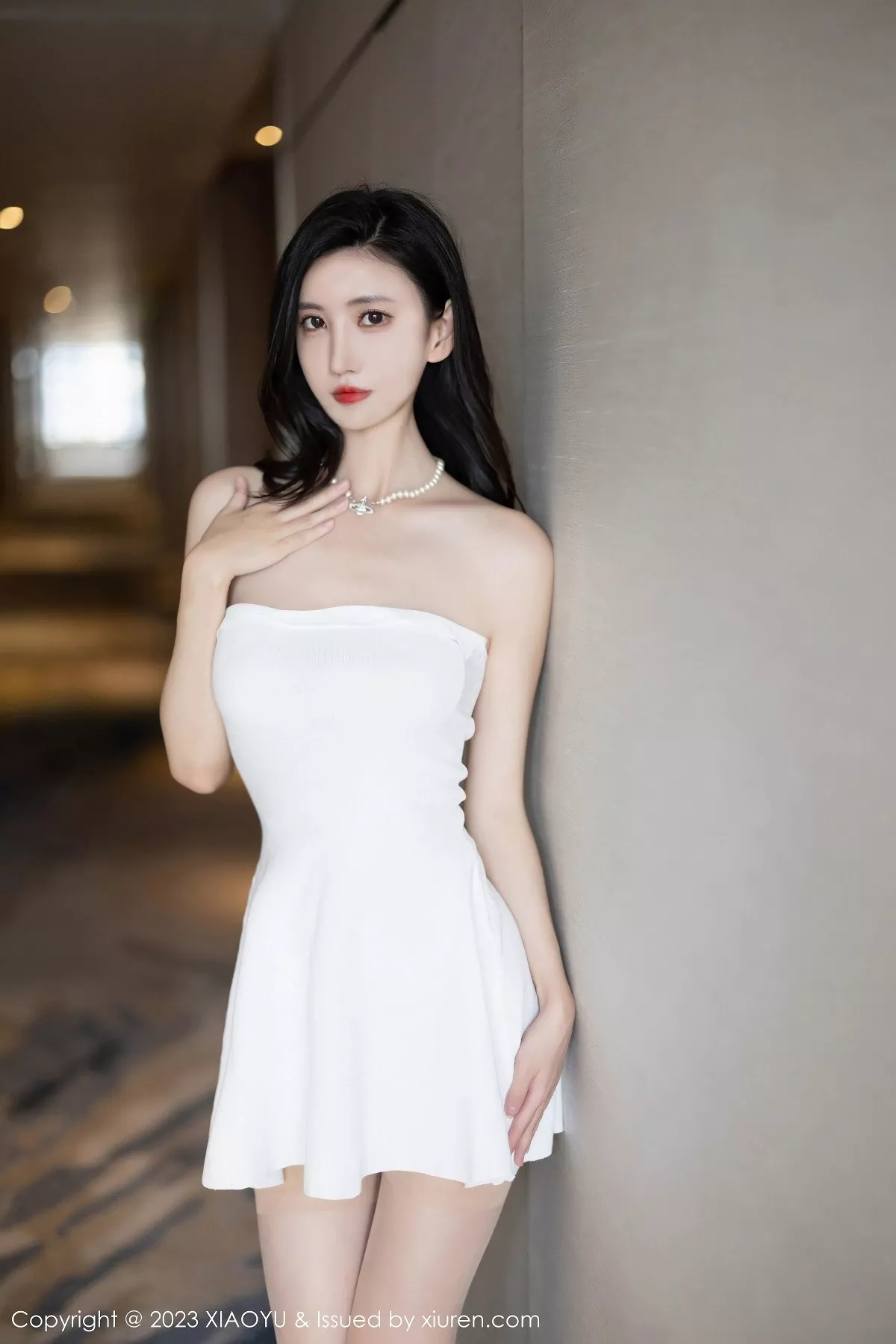秀人集.com_[XiaoYu画语界]Vol.1154_模特章芃芃性感白色连衣短裙露链式情趣内衣秀火辣身材诱惑写真92P