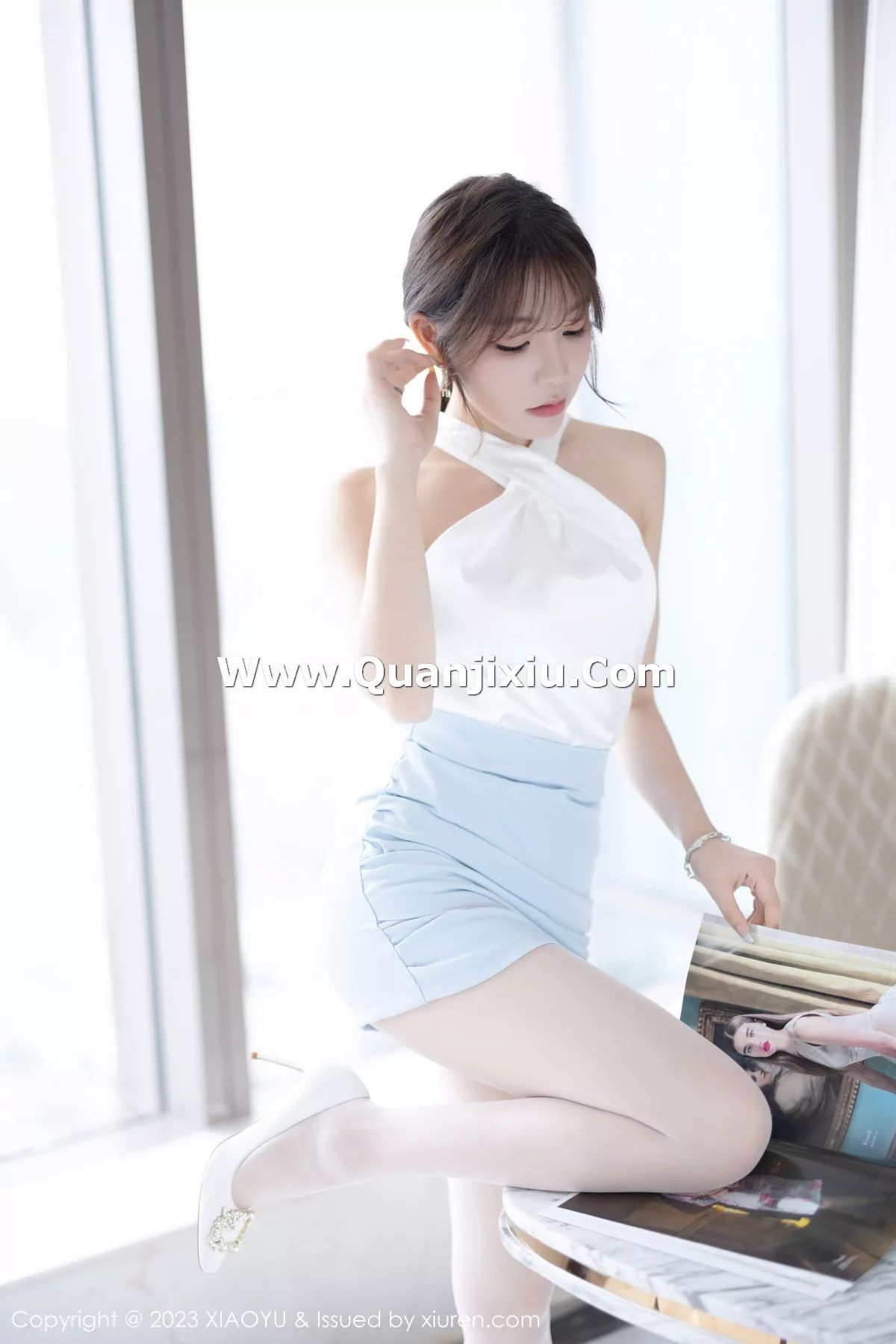 秀人集.com_[XiaoYu画语界]Vol.1155_女神徐莉芝Booty白色上衣配短裙露开档白丝秀曼妙身姿诱惑写真81P