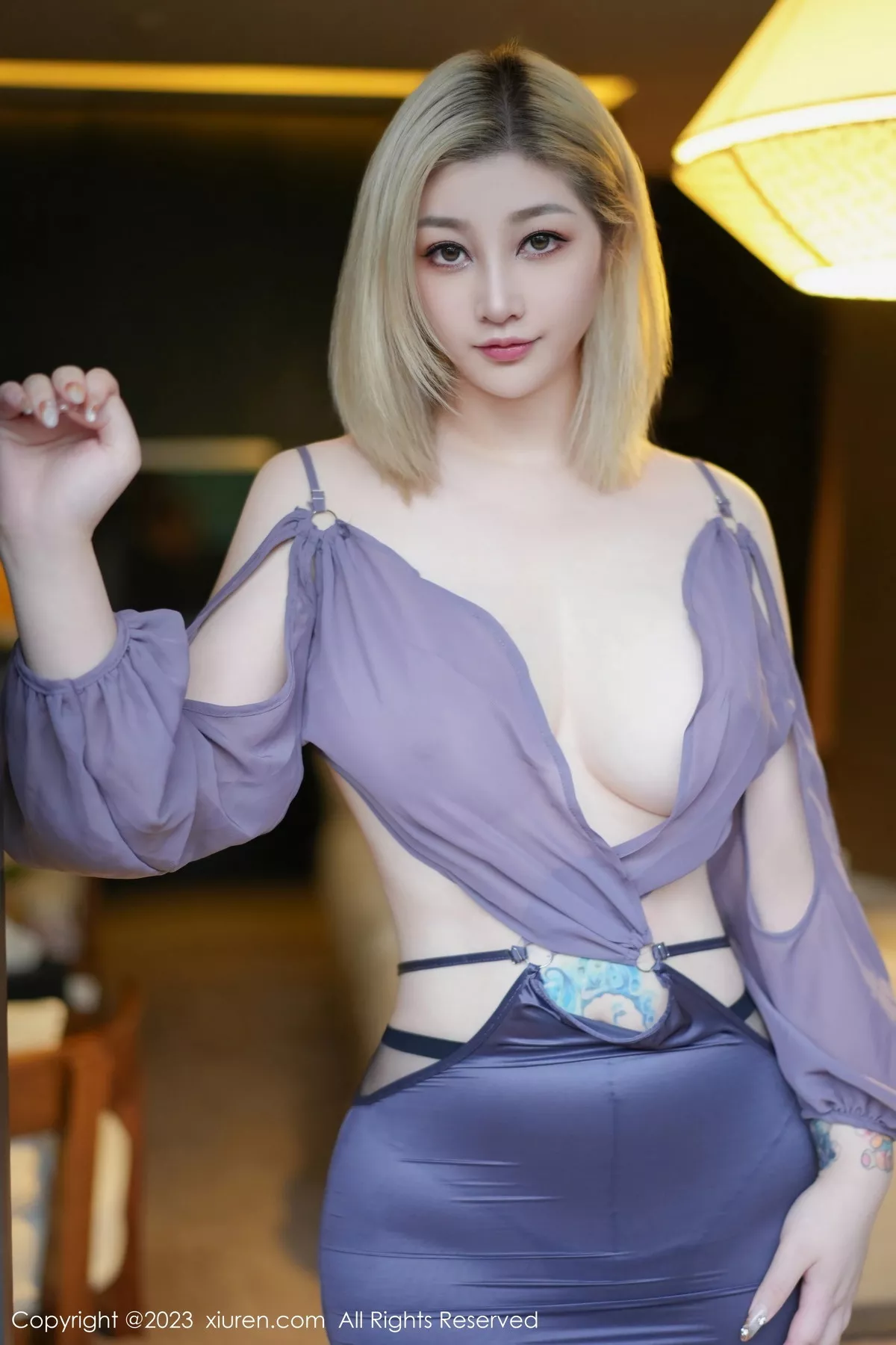 秀人集.com_[XiuRen秀人网]No.7749_女神妲己_Toxic性感紫色连衣短裙配魅惑黑丝秀雪峰美臀诱惑写真70P