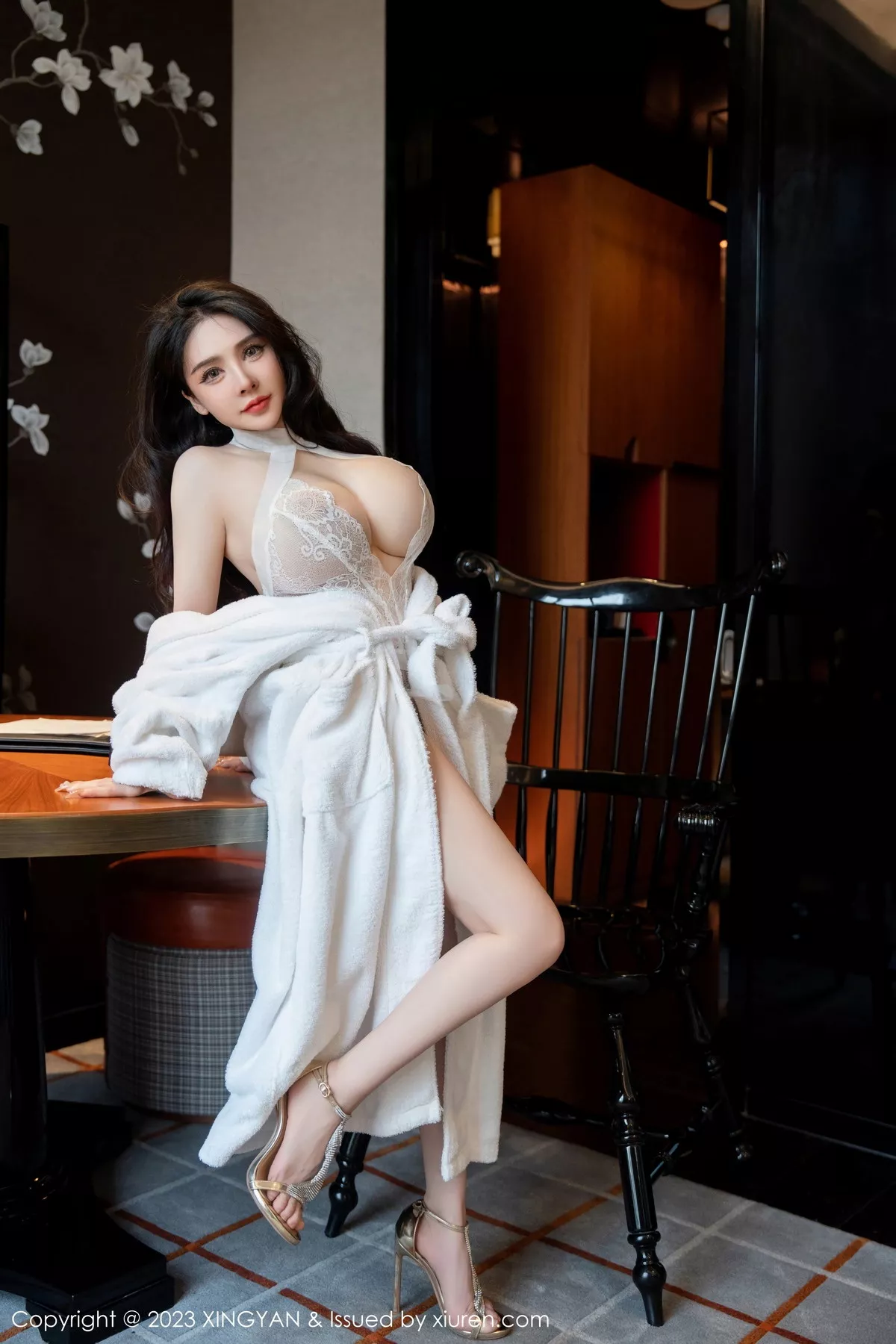 秀人集.com_[XINGYAN星颜社]VOL.220_模特潘娇娇性感白色浴袍露白色蕾丝情趣内衣秀豪乳极致诱惑写真76P