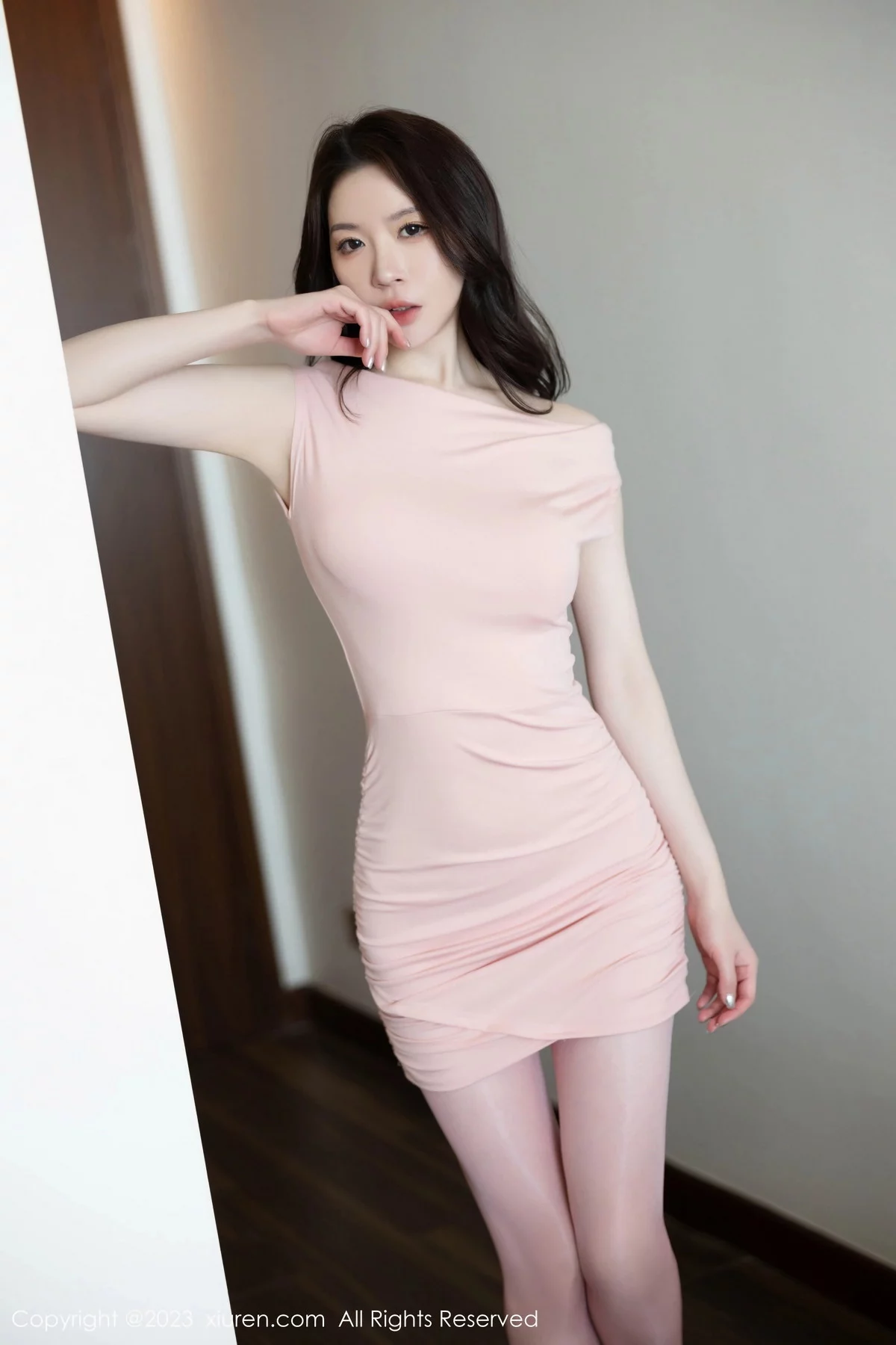 秀人集.com_[XiuRen秀人网]No.7793_模特梦心玥性感粉色连衣短裙配粉色丝袜秀高挑曼妙身姿诱惑写真85P