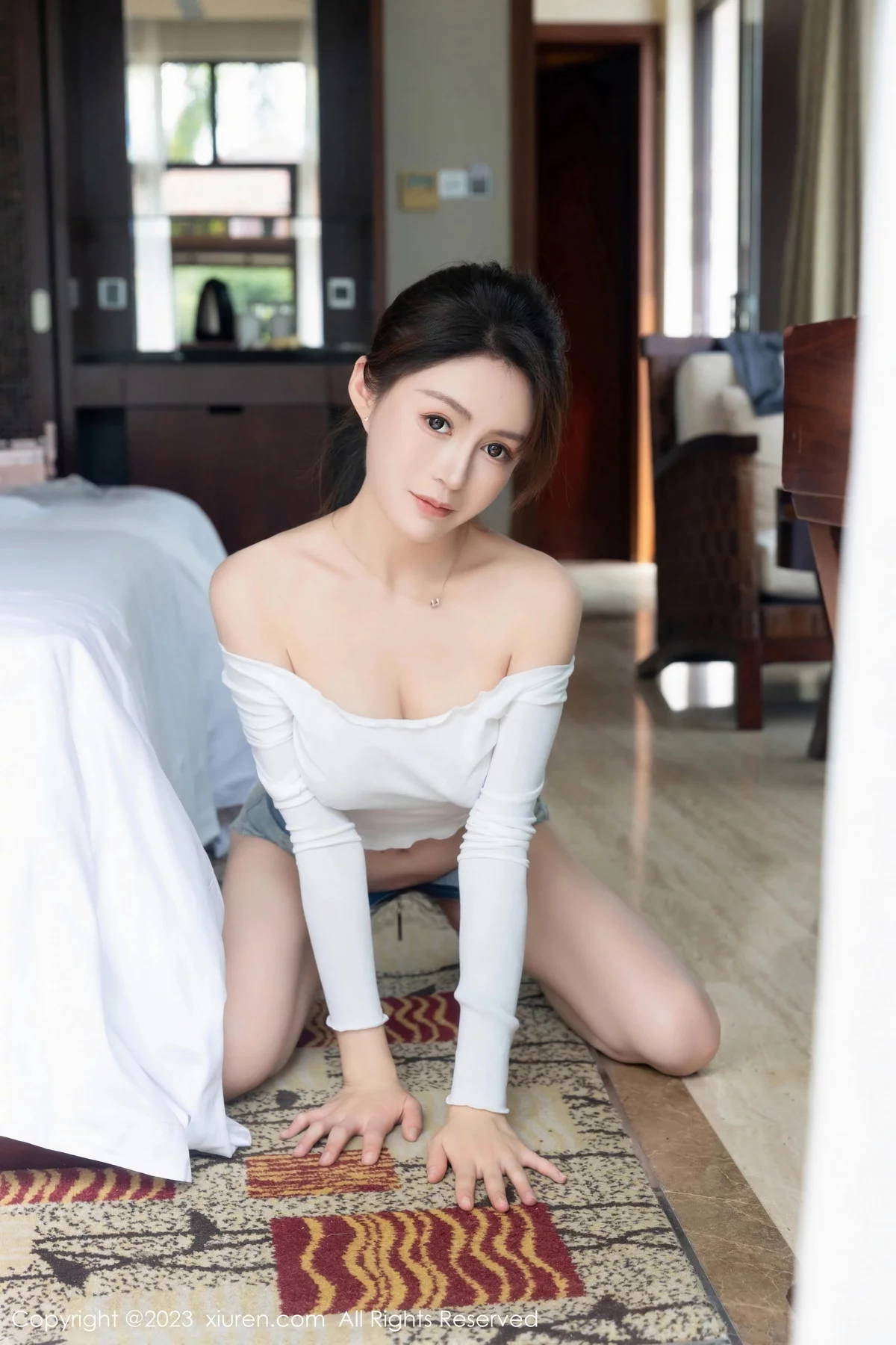 秀人集.com_[XiuRen秀人网]No.7791_模特唐宁宁性感白上衣配牛仔短裤半脱秀惹火身材撩人诱惑写真76P