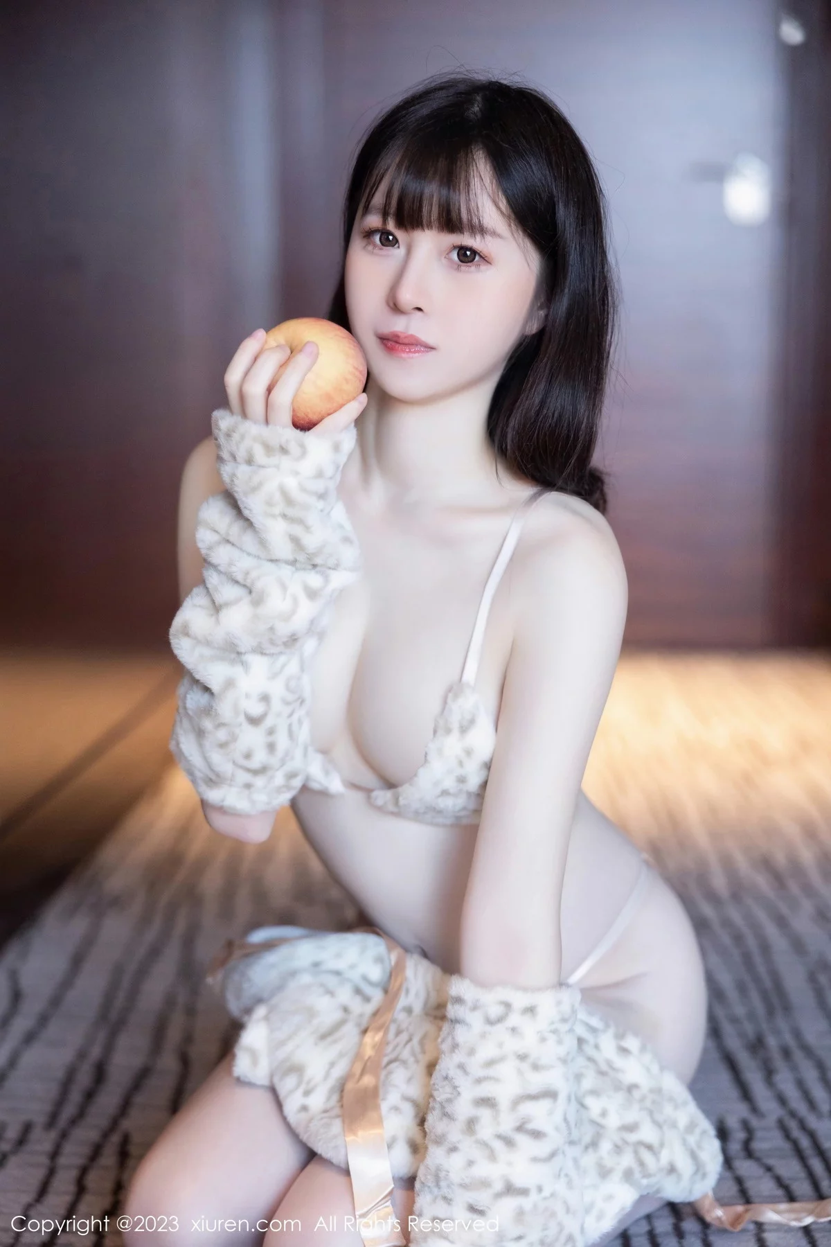 秀人集.com_[XiuRen秀人网]No.7803_模特林悠悠私房性感浅色毛绒卡哇伊服饰秀白嫩肌肤完美诱惑写真85P