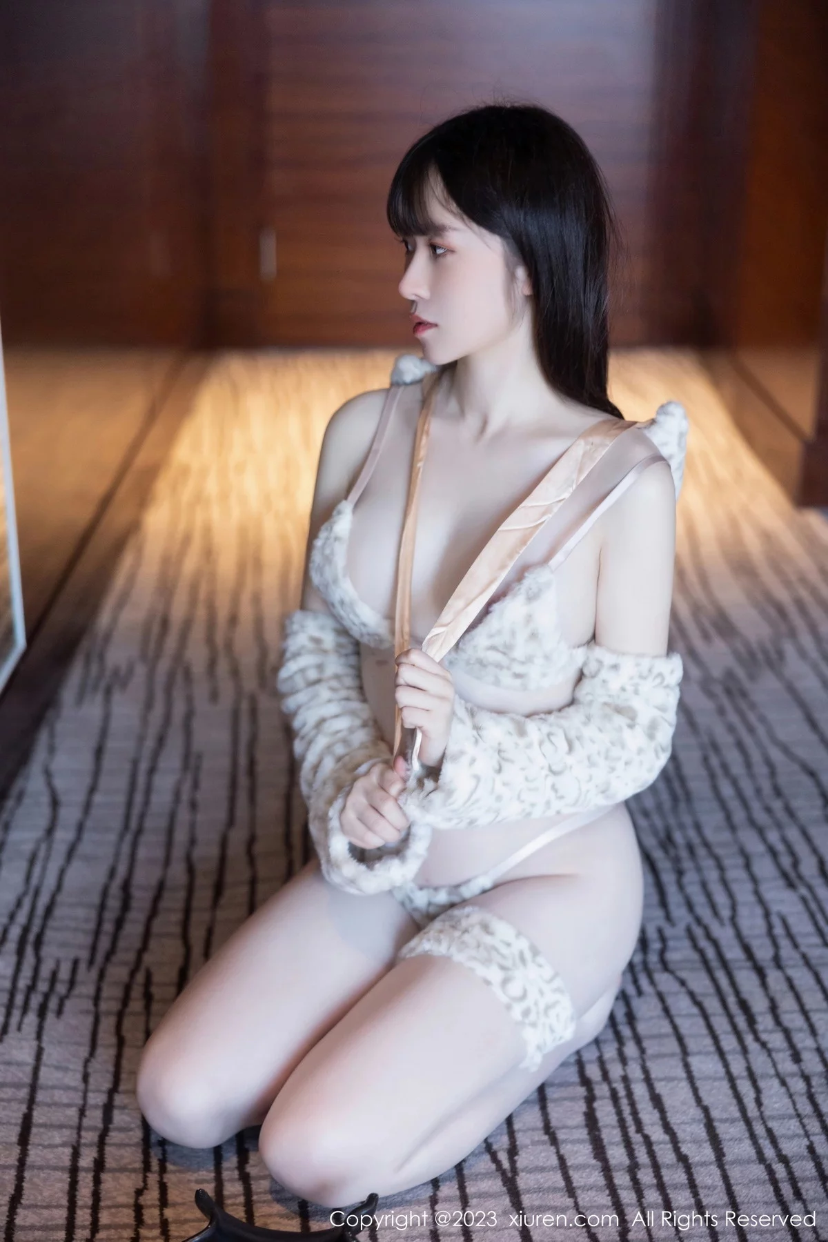秀人集.com_[XiuRen秀人网]No.7803_模特林悠悠私房性感浅色毛绒卡哇伊服饰秀白嫩肌肤完美诱惑写真85P