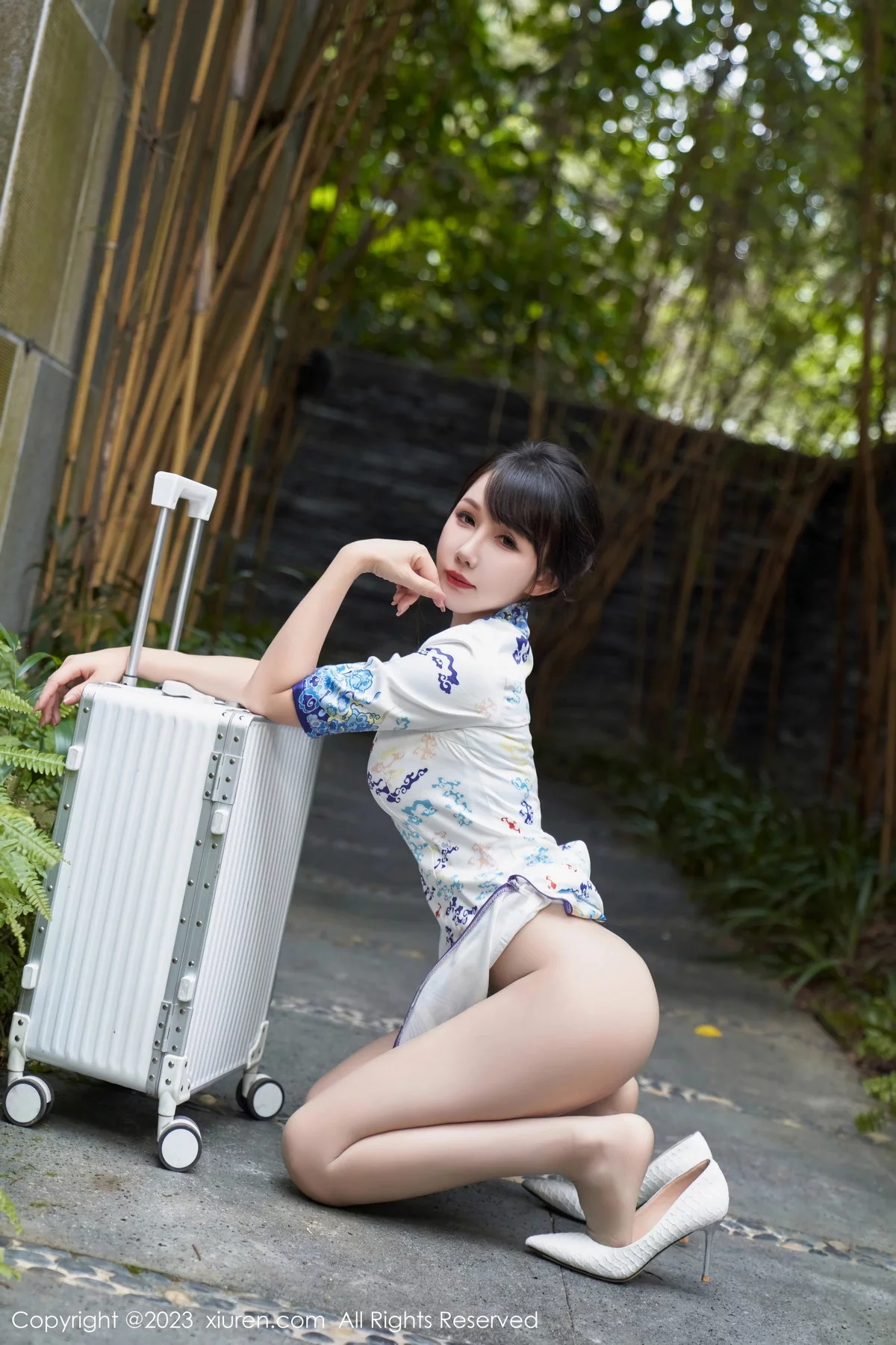 秀人集.com_[XiuRen秀人网]No.7804_模特波巧酱空乘女友主题脱性感旗袍露白色情趣内衣惹火诱惑写真71P