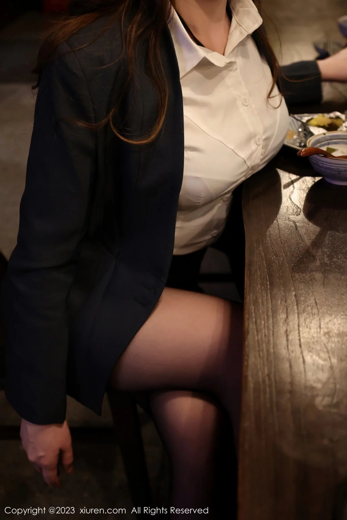秀人集.com_[XiuRen秀人网]No.7801_模特月野兔美妞性感深色职业装露黑色内衣秀曼妙身姿诱惑写真82P