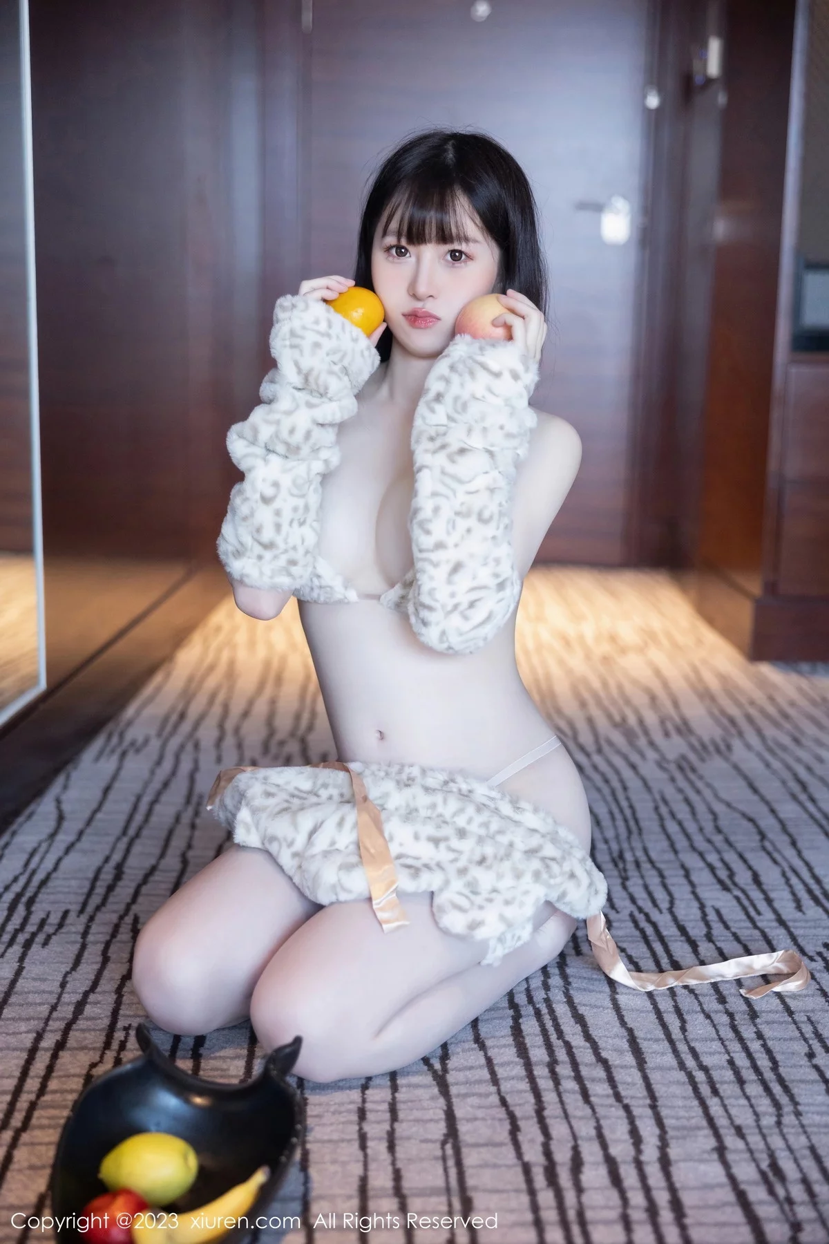 秀人集.com_[XiuRen秀人网]No.7803_模特林悠悠私房性感浅色毛绒卡哇伊服饰秀白嫩肌肤完美诱惑写真85P