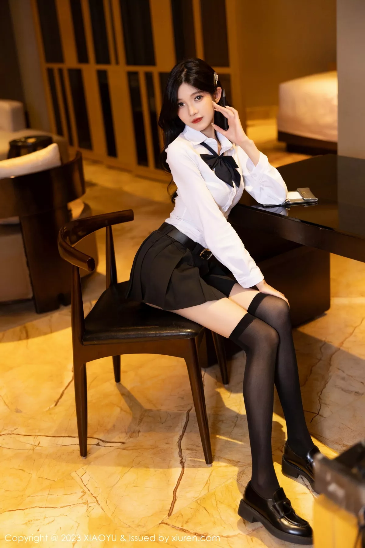 秀人集.com_[XiaoYu画语界]Vol.1150_模特程程程性感白T配黑短裙露黑色蕾丝内衣秀曼妙身姿诱惑写真85P