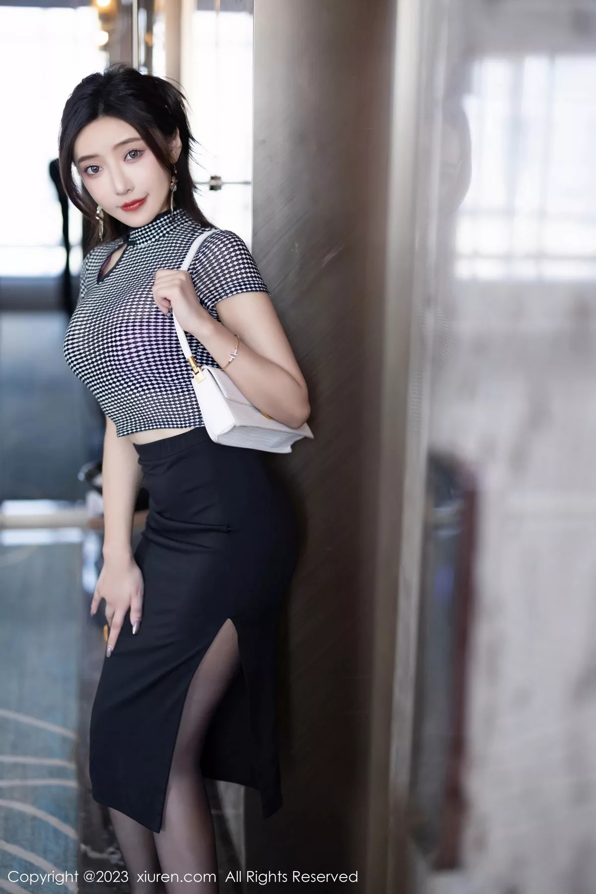 秀人集.com_[XiuRen秀人网]No.7703_女神王馨瑶yanni性感玫红色内衣配超薄无内黑丝惹火诱惑写真81P