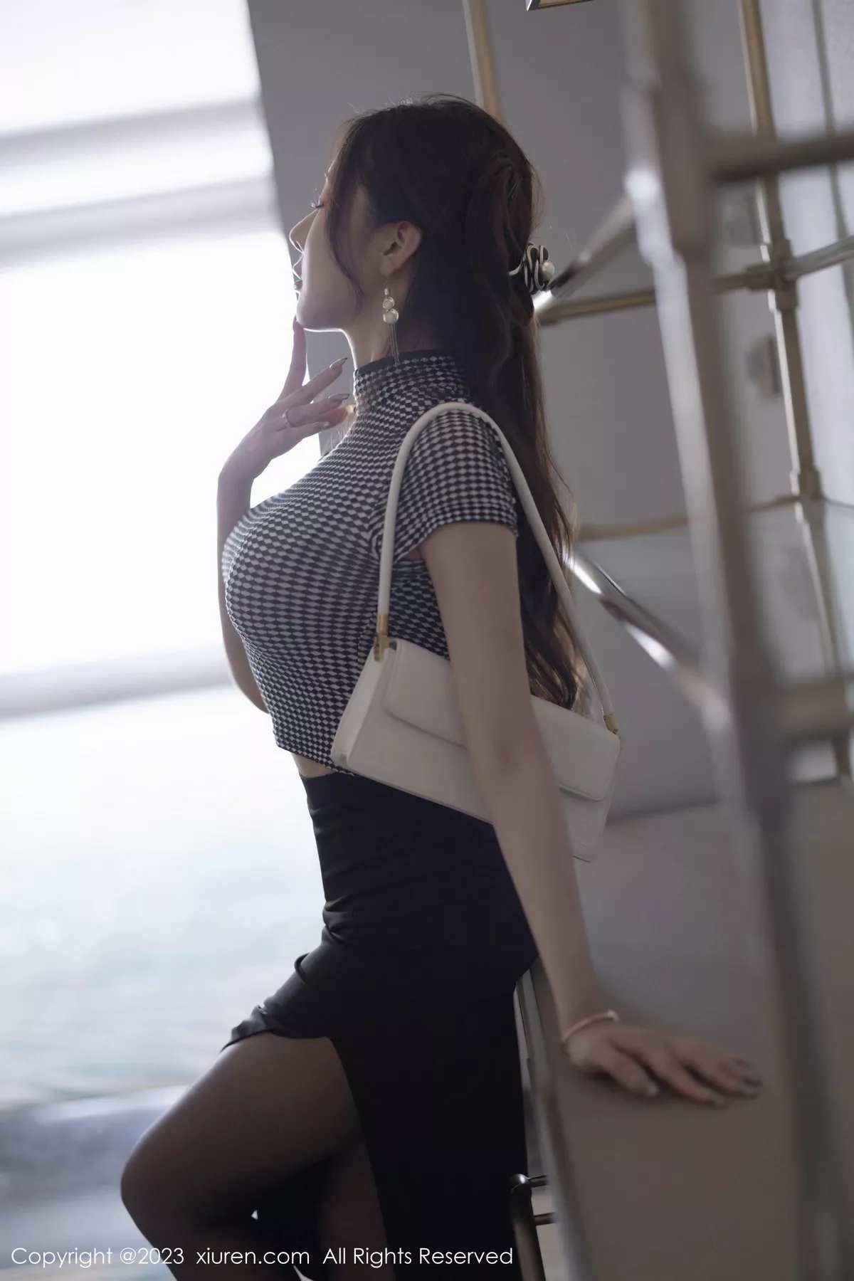 秀人集.com_[XiuRen秀人网]No.7703_女神王馨瑶yanni性感玫红色内衣配超薄无内黑丝惹火诱惑写真81P