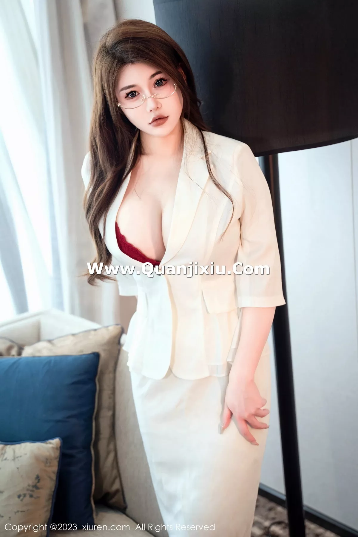秀人集.com_[XiuRen秀人网]No.7706_模特甜妮性感白色OL西装露红色蕾丝内衣秀丰满身材惹火诱惑写真62P