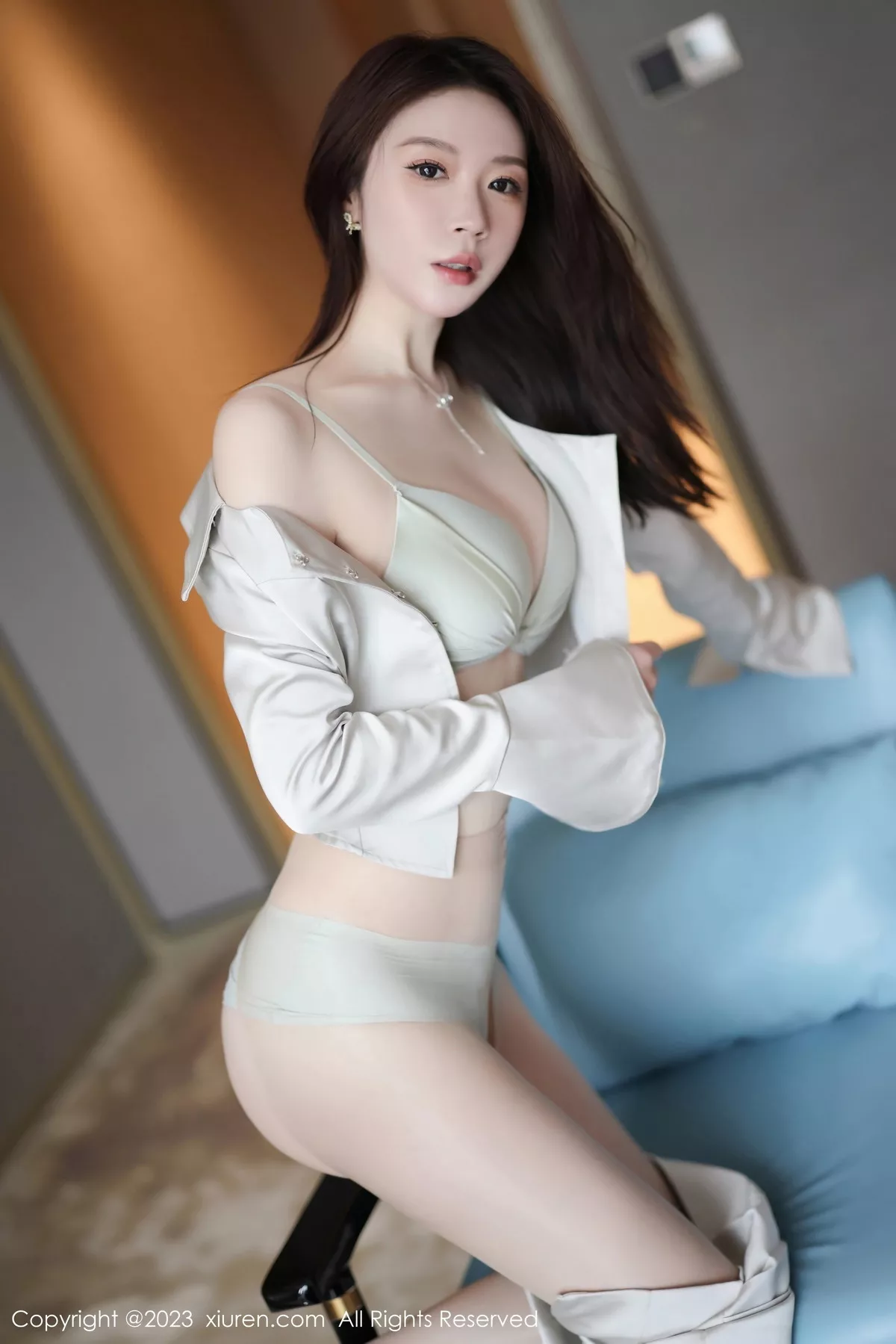 秀人集.com_[XiuRen秀人网]No.7709_模特梦心玥浅灰色套装露浅色内衣配开档肉丝秀曼妙身姿诱惑写真88P