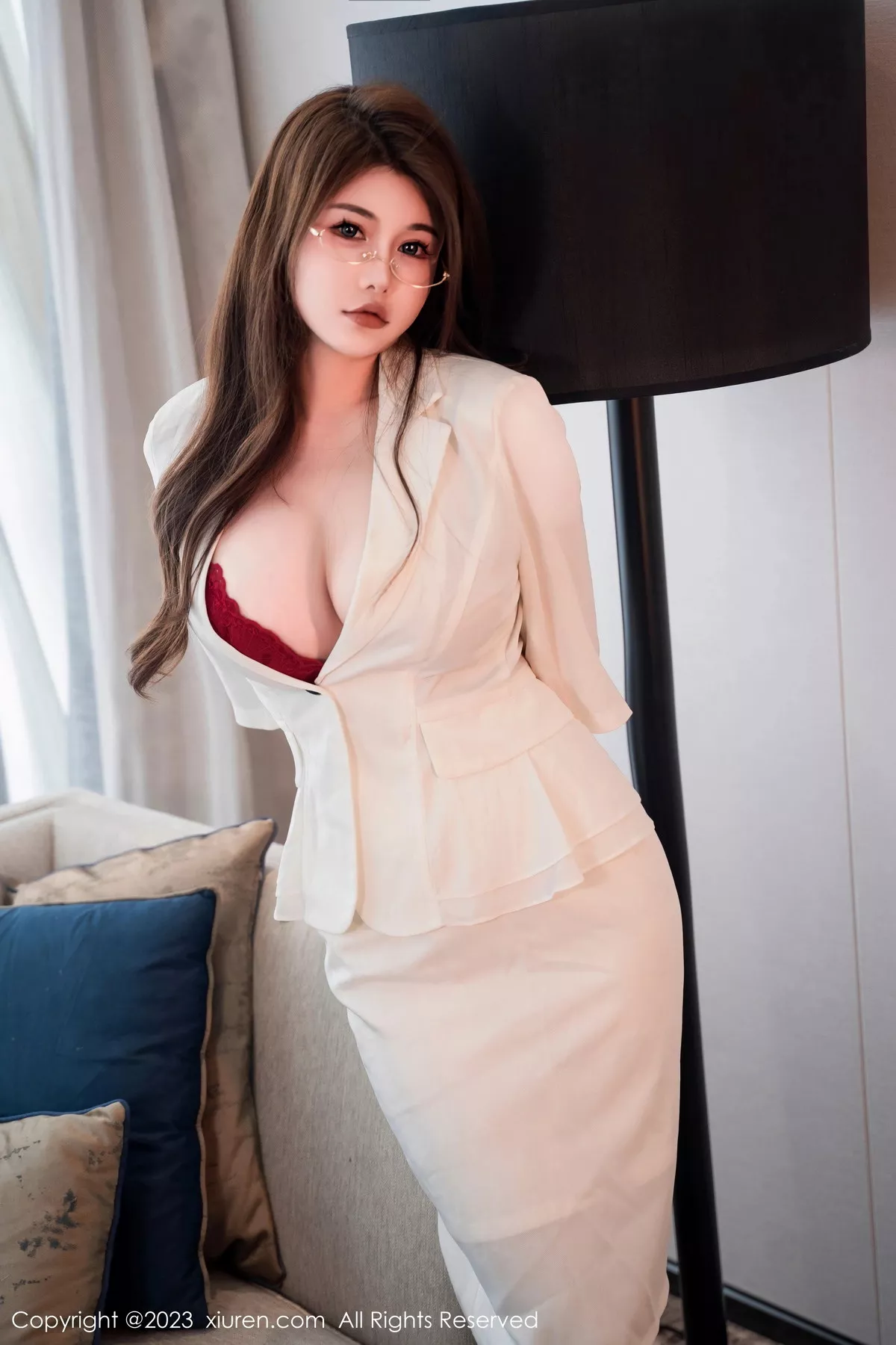 秀人集.com_[XiuRen秀人网]No.7706_模特甜妮性感白色OL西装露红色蕾丝内衣秀丰满身材惹火诱惑写真62P