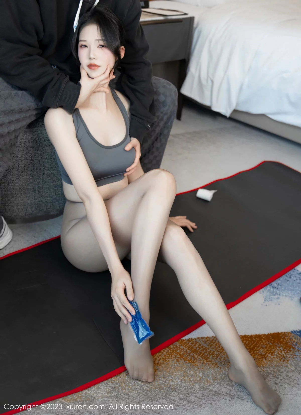 秀人集.com_[XiuRen秀人网]No.7882_模特利世性感灰色瑜伽服饰配超薄无内灰丝秀曼妙身姿诱惑写真80P