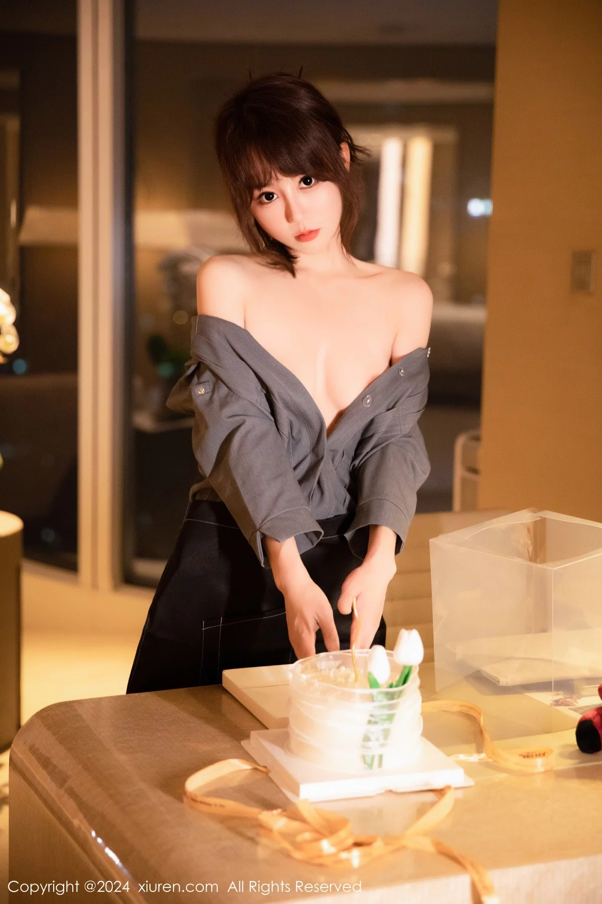 秀人集.com_[XiuRen秀人网]No.7953_模特金tiao性感灰色上衣配黑短裙露超薄黑丝秀曼妙身姿诱惑写真74P