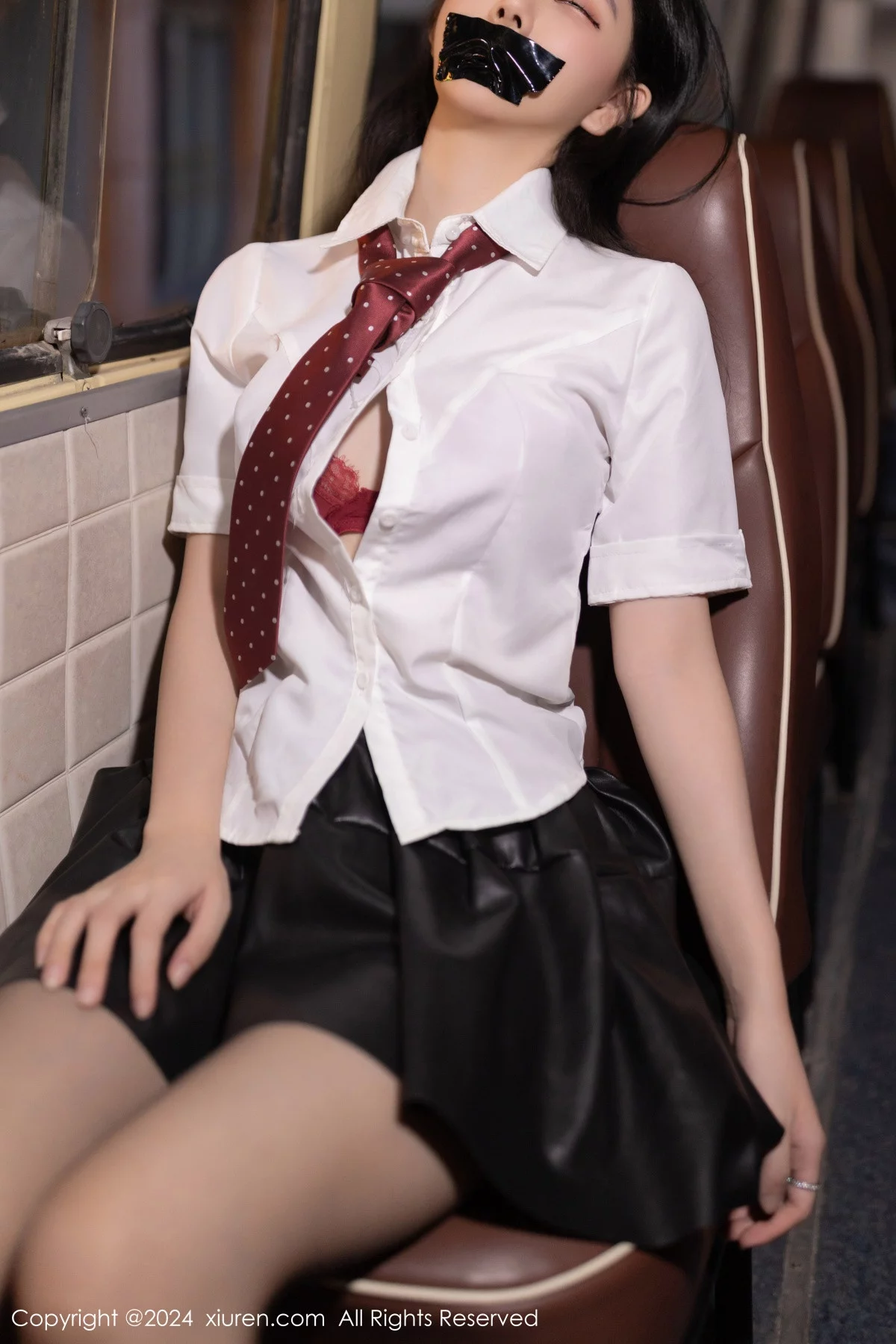 秀人集.com_[XiuRen秀人网]No.7957_模特幼幼性感学妹装扮红色蕾丝内衣配破烂黑丝秀美腿诱惑写真80P