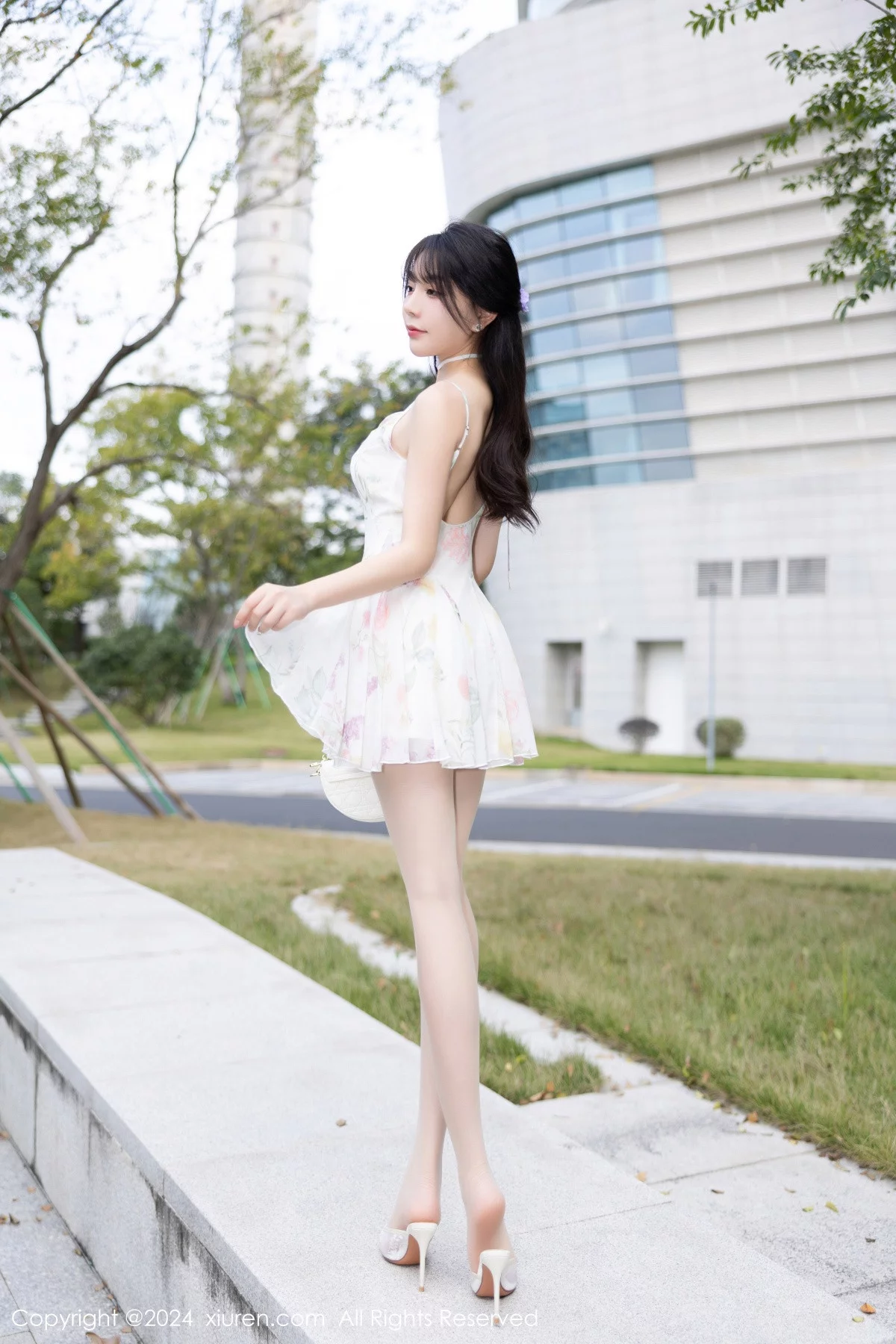 秀人集.com_[XiuRen秀人网]No.7959_女神徐莉芝Booty性感白色短裙+黑色情趣服饰秀曼妙身姿诱惑写真82P