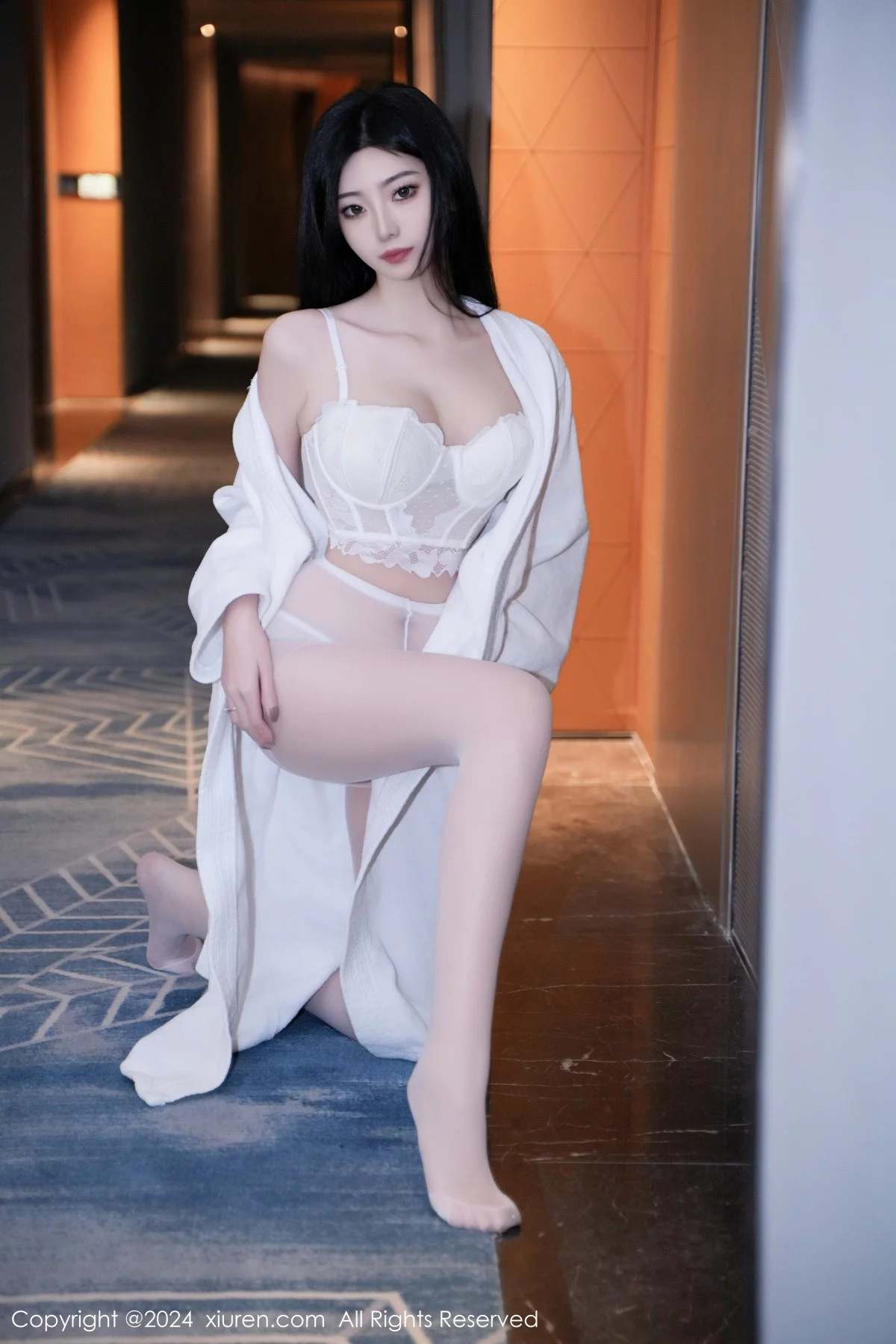 秀人集.com_[XiuRen秀人网]No.7960_模特安琪Yee白色睡袍露性感白色蕾丝情趣内衣秀丰腴身材诱惑写真64P