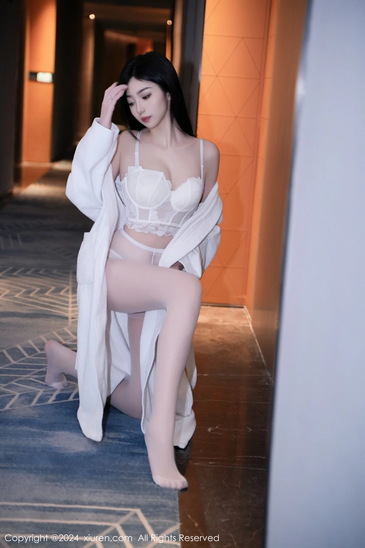 秀人集.com_[XiuRen秀人网]No.7960_模特安琪Yee白色睡袍露性感白色蕾丝情趣内衣秀丰腴身材诱惑写真64P