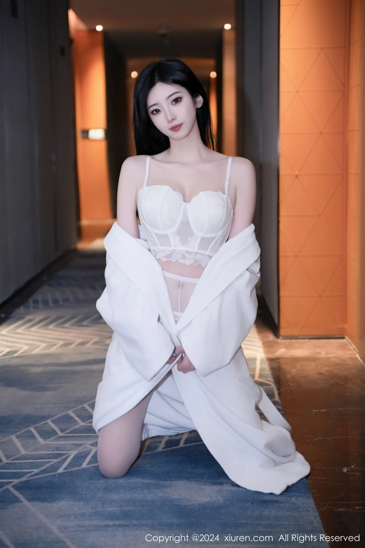 秀人集.com_[XiuRen秀人网]No.7960_模特安琪Yee白色睡袍露性感白色蕾丝情趣内衣秀丰腴身材诱惑写真64P