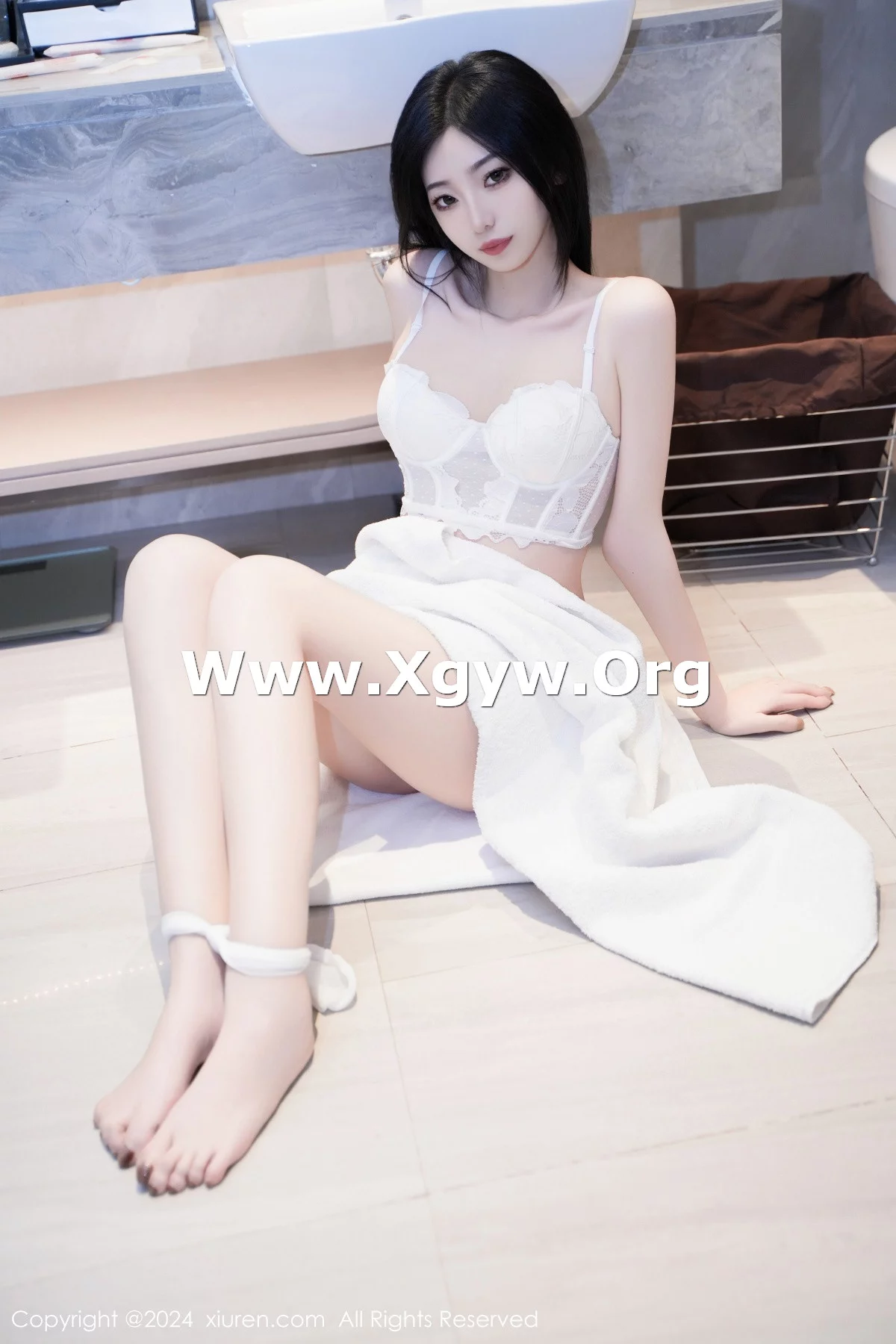 秀人集.com_[XiuRen秀人网]No.7960_模特安琪Yee白色睡袍露性感白色蕾丝情趣内衣秀丰腴身材诱惑写真64P