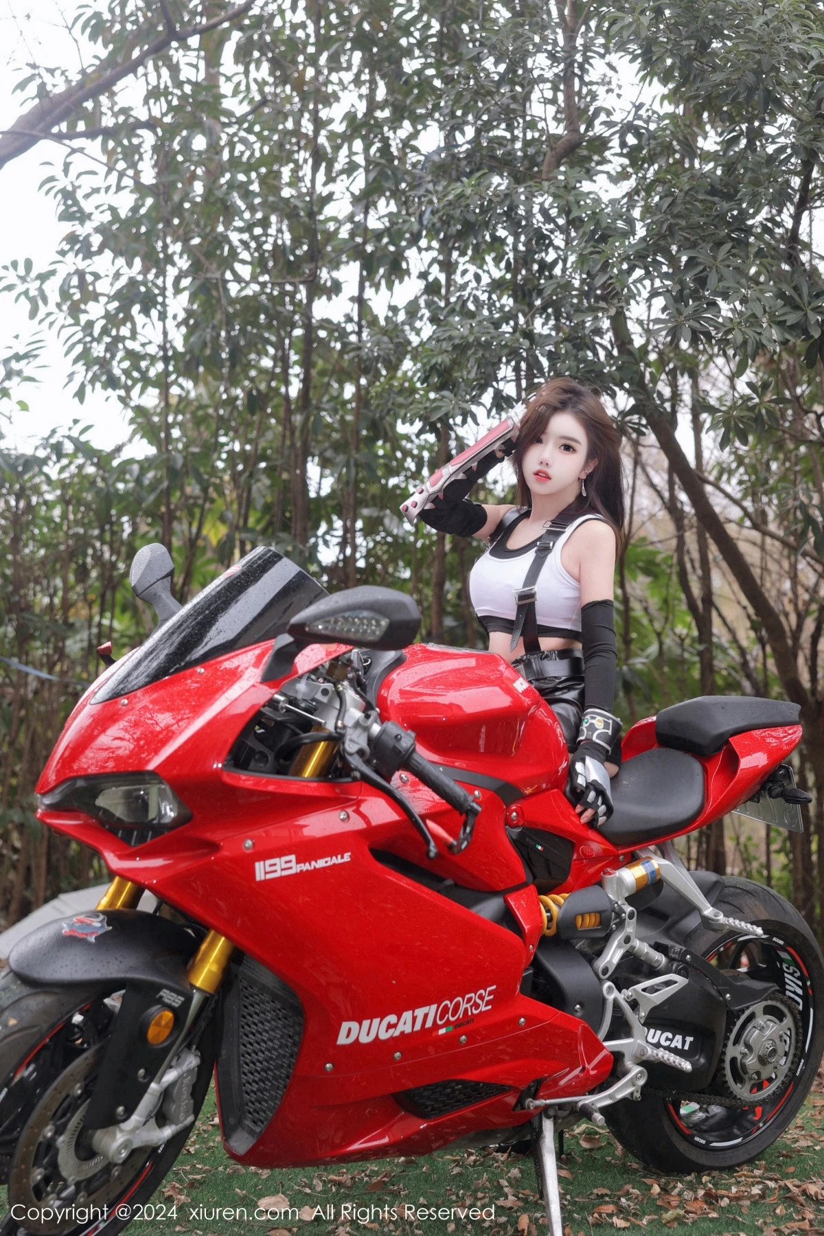 秀人集.com_[XiuRen秀人网]No.7969_模特小薯条nienie摩托女郎角色白上衣配黑短裙秀丰满身材诱惑写真69P