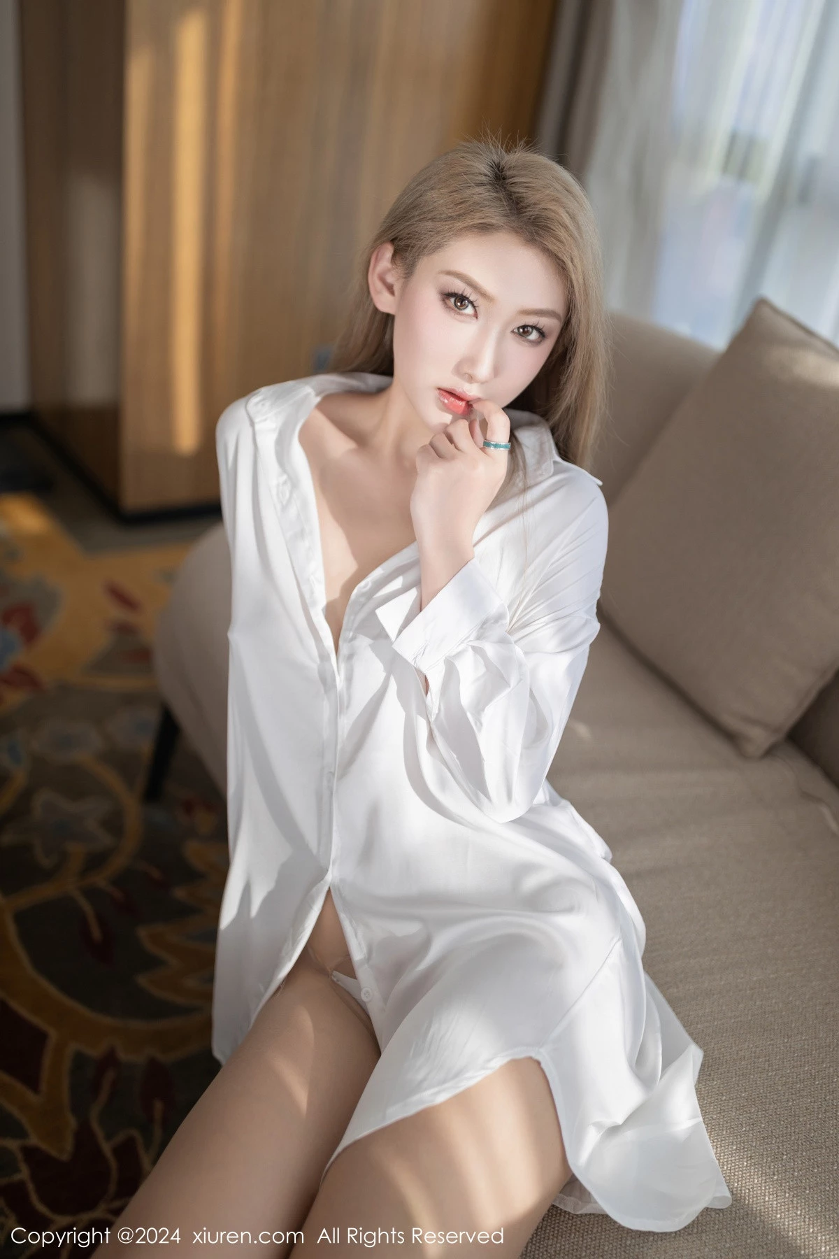 秀人集.com_[XiuRen秀人网]No.7972_模特沈青黛私房性感白色上衣配开档肉丝半脱秀惹火身材诱惑写真80P