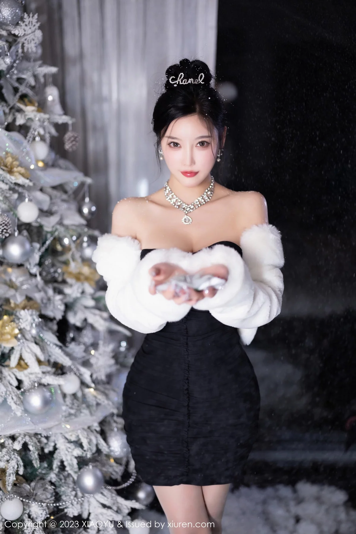 秀人集.com_[XiaoYu画语界]Vol.1170_女神杨晨晨Yome圣装主题性感情趣圣诞服饰秀惹火身材诱惑写真90P