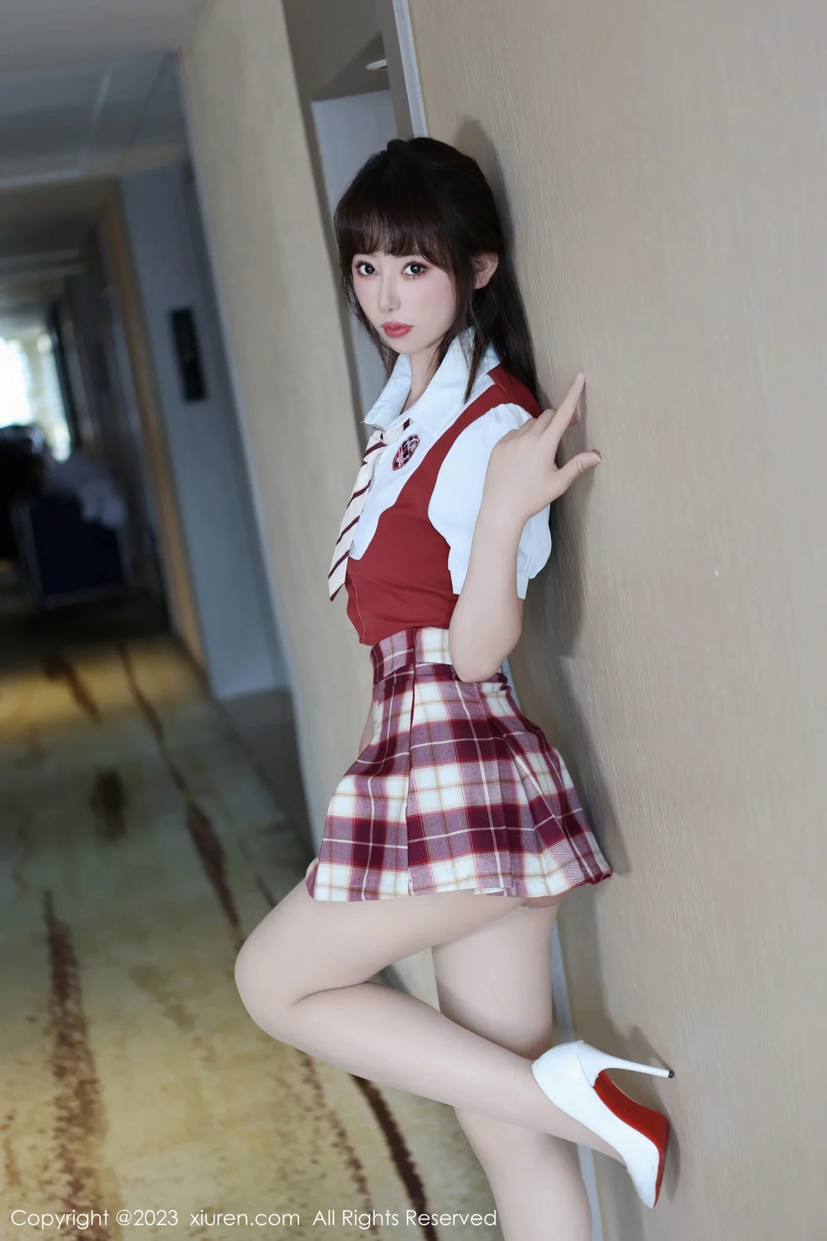 秀人集.com_[XiuRen秀人网]No.7851_模特金tiao性感学妹制服露红色轻透内衣配肉丝袜秀美腿诱惑写真77P