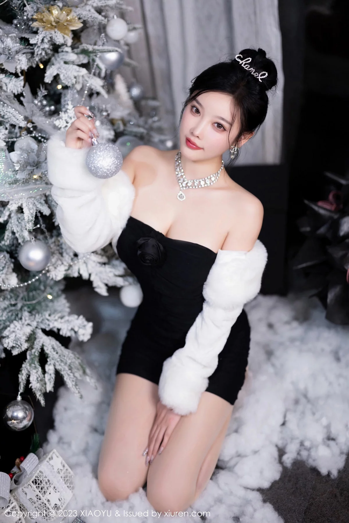 秀人集.com_[XiaoYu画语界]Vol.1170_女神杨晨晨Yome圣装主题性感情趣圣诞服饰秀惹火身材诱惑写真90P