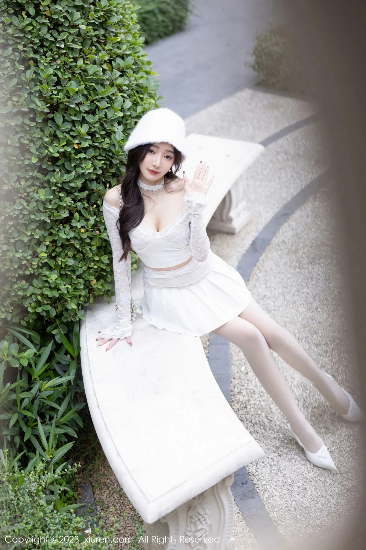 秀人集.com_[XiuRen秀人网]No.7863_女神王馨瑶yanni红色圣诞服饰+白色短裙套装秀完美身材诱惑写真91P