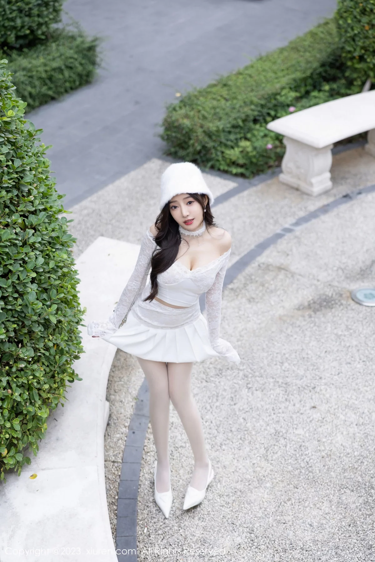 秀人集.com_[XiuRen秀人网]No.7863_女神王馨瑶yanni红色圣诞服饰+白色短裙套装秀完美身材诱惑写真91P