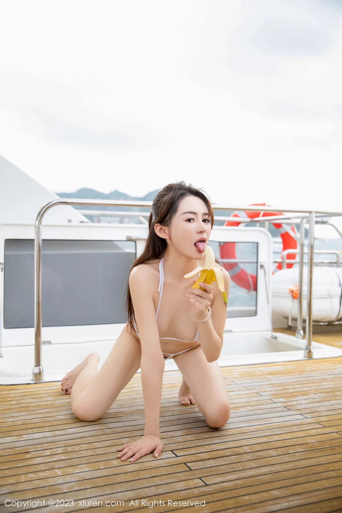 秀人集.com_[XiuRen秀人网]No.7861_模特唐宁宁游艇场景性感白色三点式比基尼秀丰腴身姿诱惑写真75P
