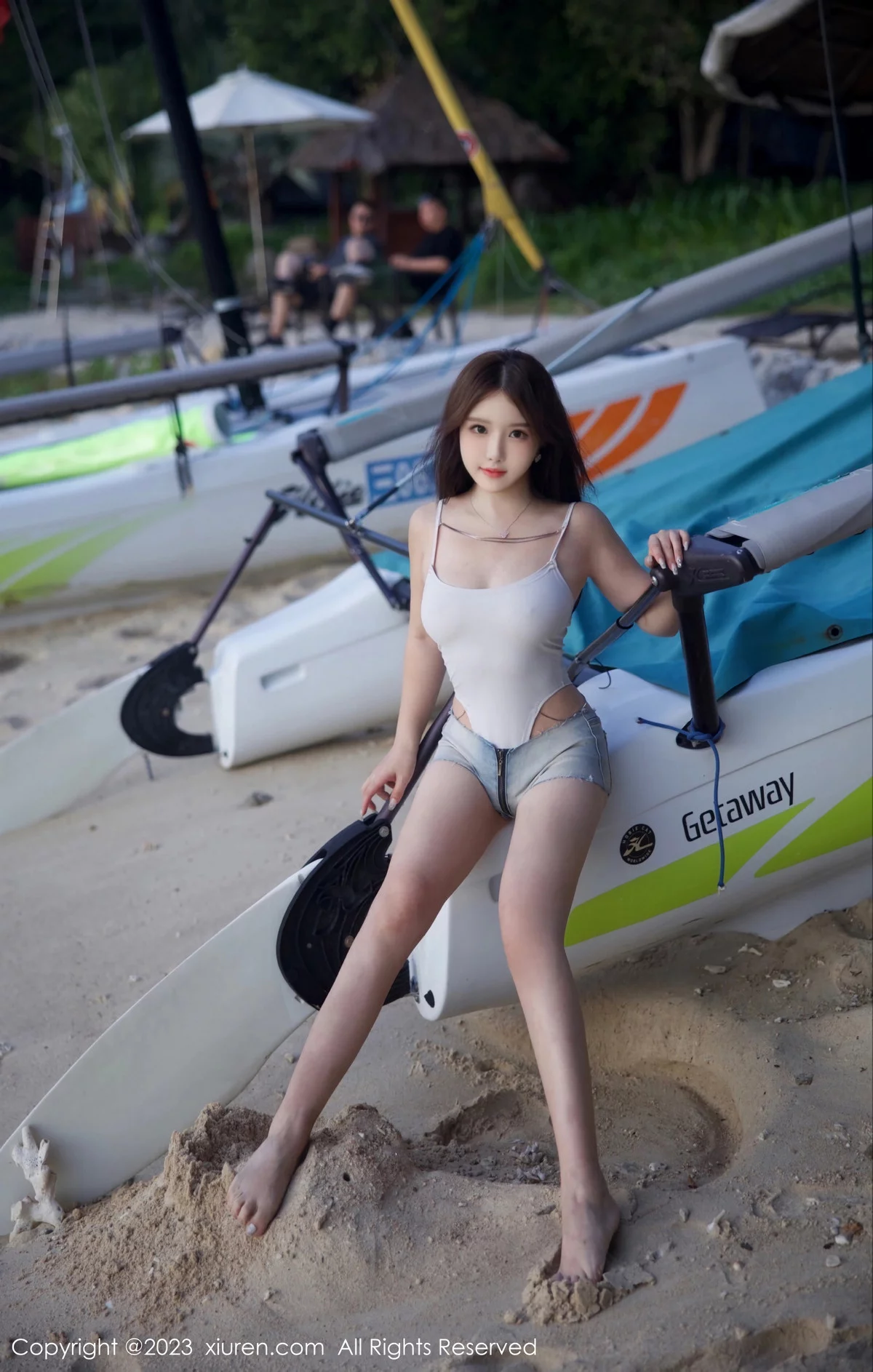 秀人集.com_[XiuRen秀人网]No.7866_模特小薯条nienie沙滩场所性感浅灰色连体衣秀曼妙身姿诱惑写真72P