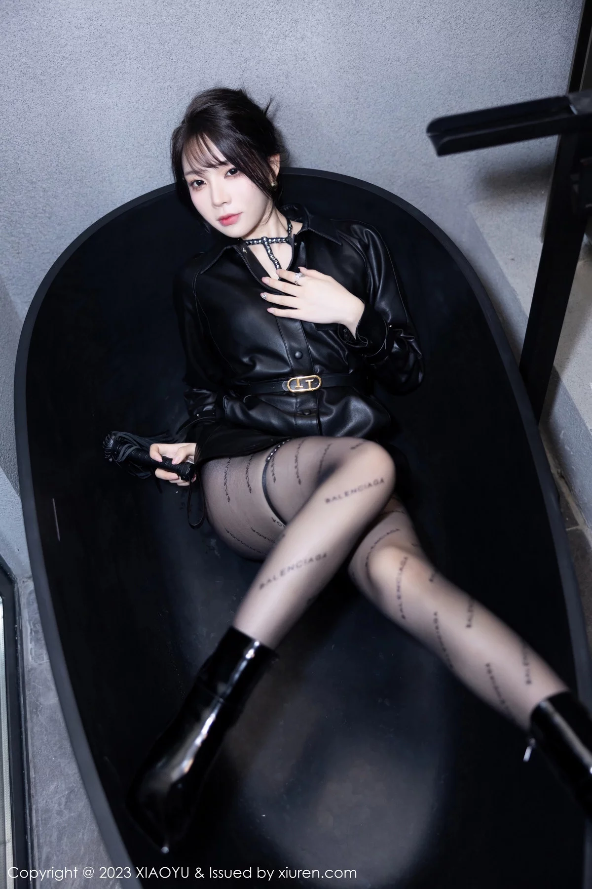 秀人集.com_[XiaoYu画语界]Vol.1172_女神徐莉芝Booty性感黑色薄纱情趣服饰配黑网格袜极致魅惑写真84P