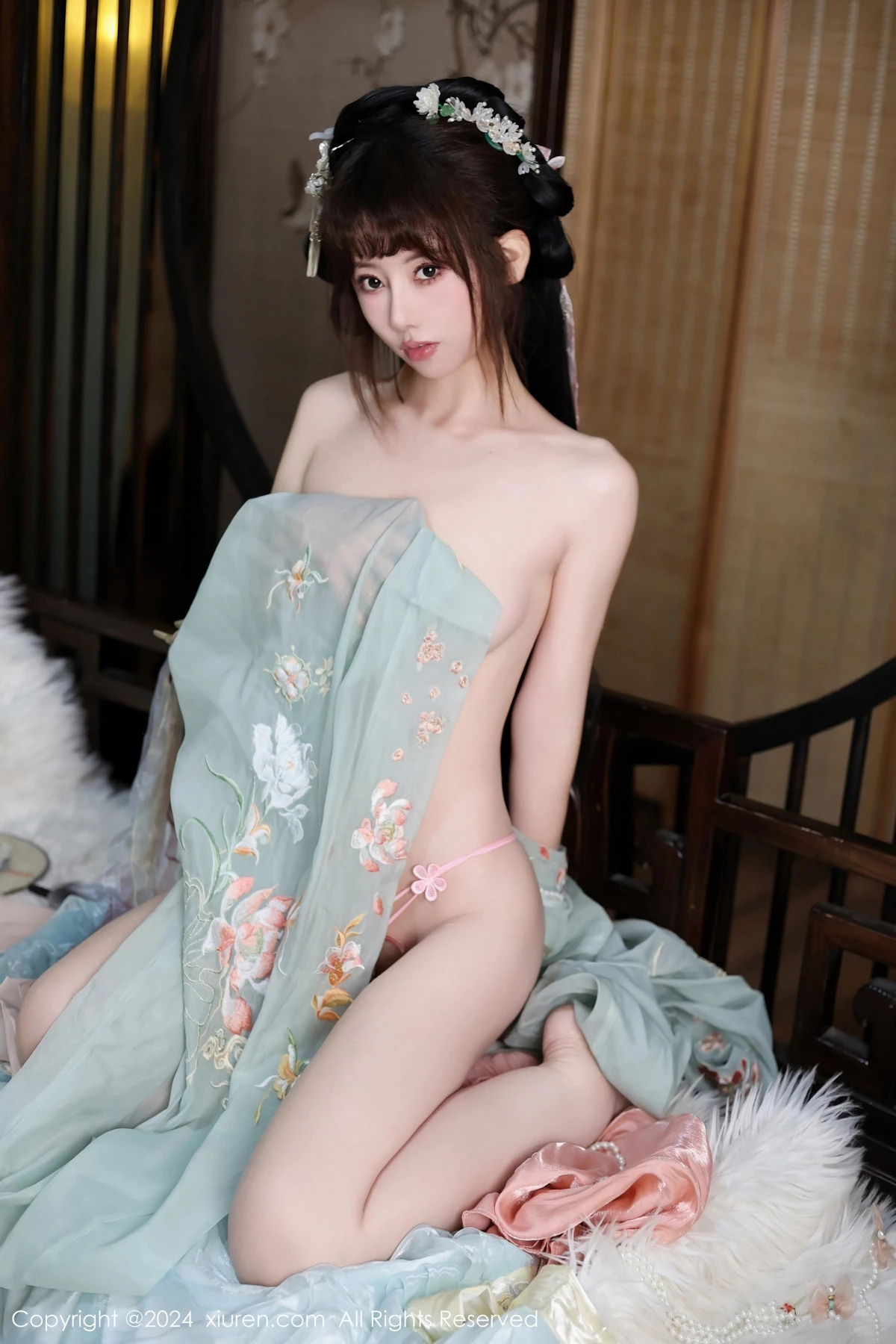 秀人集.com_[XiuRen秀人网]No.7989_模特金tiao性感浅色古装薄纱服饰半脱秀白嫩肌肤完美诱惑写真81P