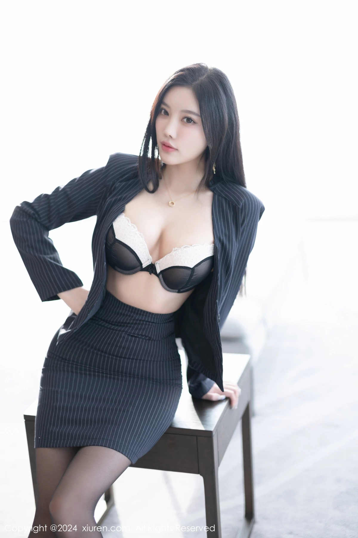 秀人集.com_[XiaoYu画语界]Vol.1188_女神杨晨晨Yome性感黑色条纹西服套装露白色内衣完美诱惑写真85P