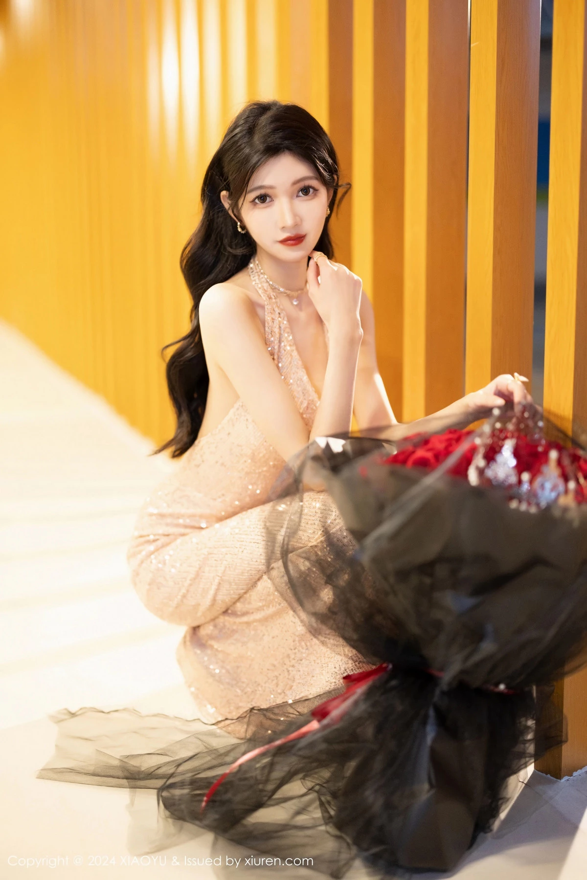 秀人集.com_[XiaoYu画语界]Vol.1195_模特程程程银色连衣长裙+黑色轻透情趣服饰秀曼妙身姿诱惑写真91P