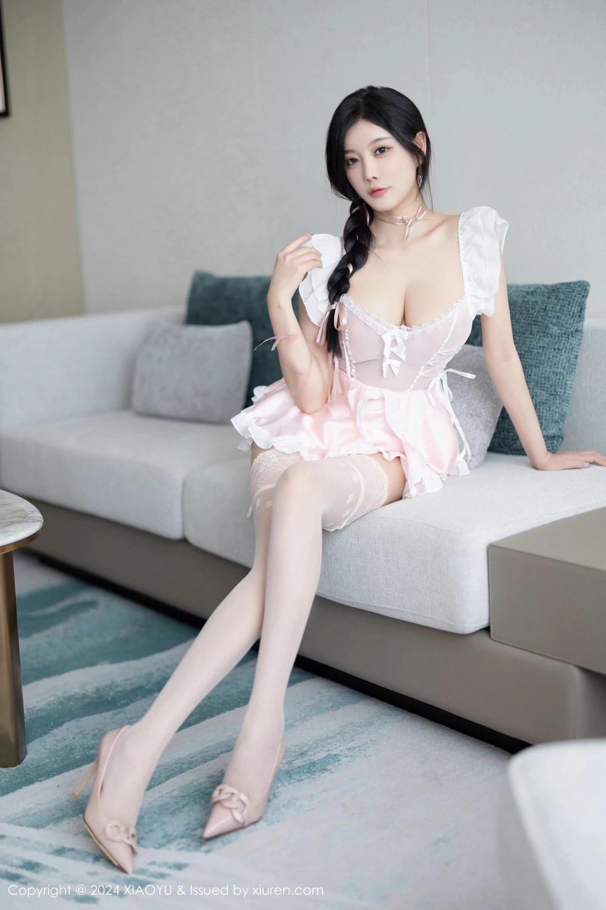 秀人集.com_[XiaoYu画语界]Vol.1197_女神杨晨晨Yome粉色长裙露白色蕾丝情趣内衣秀丰腴身材诱惑写真90P