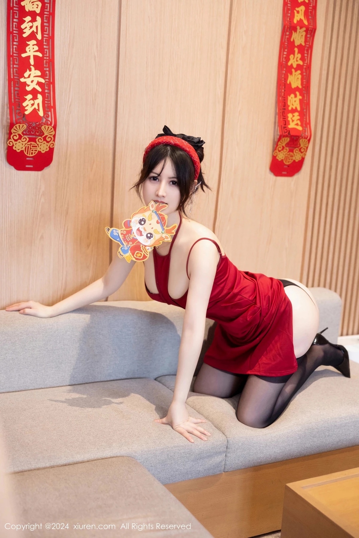秀人集.com_[XiuRen秀人网]No.8078_模特诗诗kiki新年主题性感红色情趣短裙配黑丝吊袜迷人诱惑写真78P