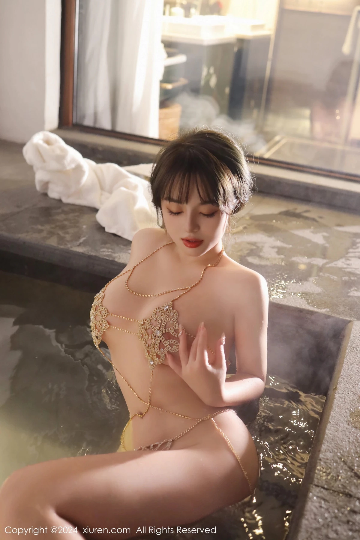 秀人集.com_[XiuRen秀人网]No.8075_模特沈思怡室内温泉性感链式情趣服饰秀惹火身材极致诱惑写真74P