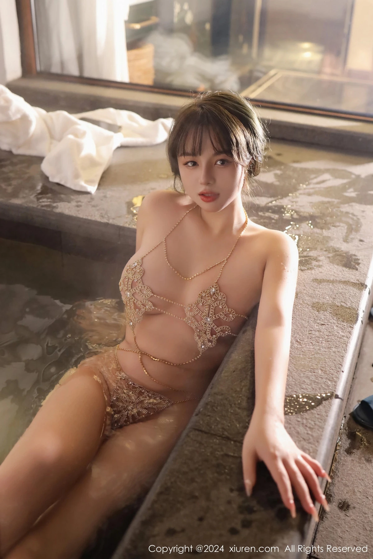 秀人集.com_[XiuRen秀人网]No.8075_模特沈思怡室内温泉性感链式情趣服饰秀惹火身材极致诱惑写真74P