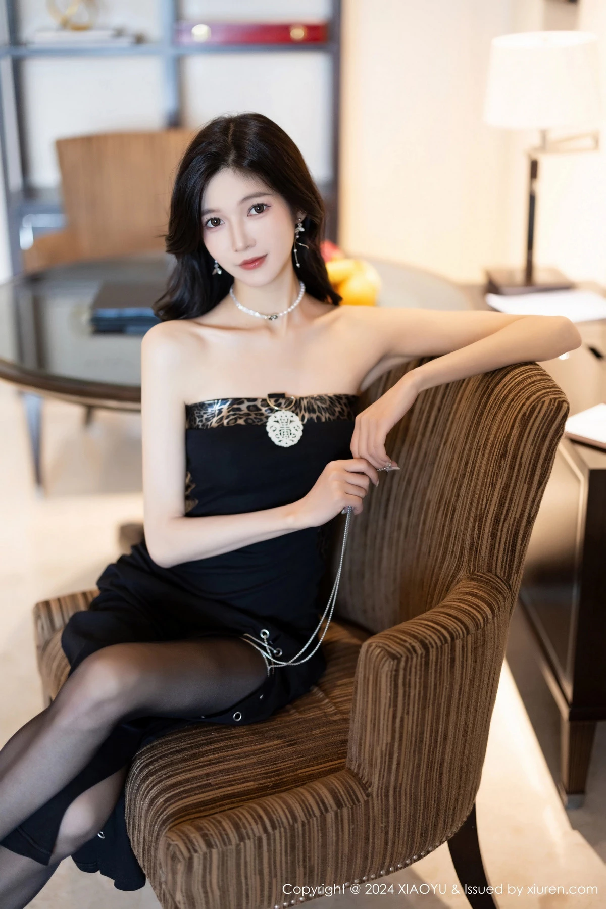 秀人集.com_[XiaoYu画语界]Vol.1201_模特程程程白色吊带长裙+性感黑色服饰秀曼妙身姿迷人诱惑写真81P